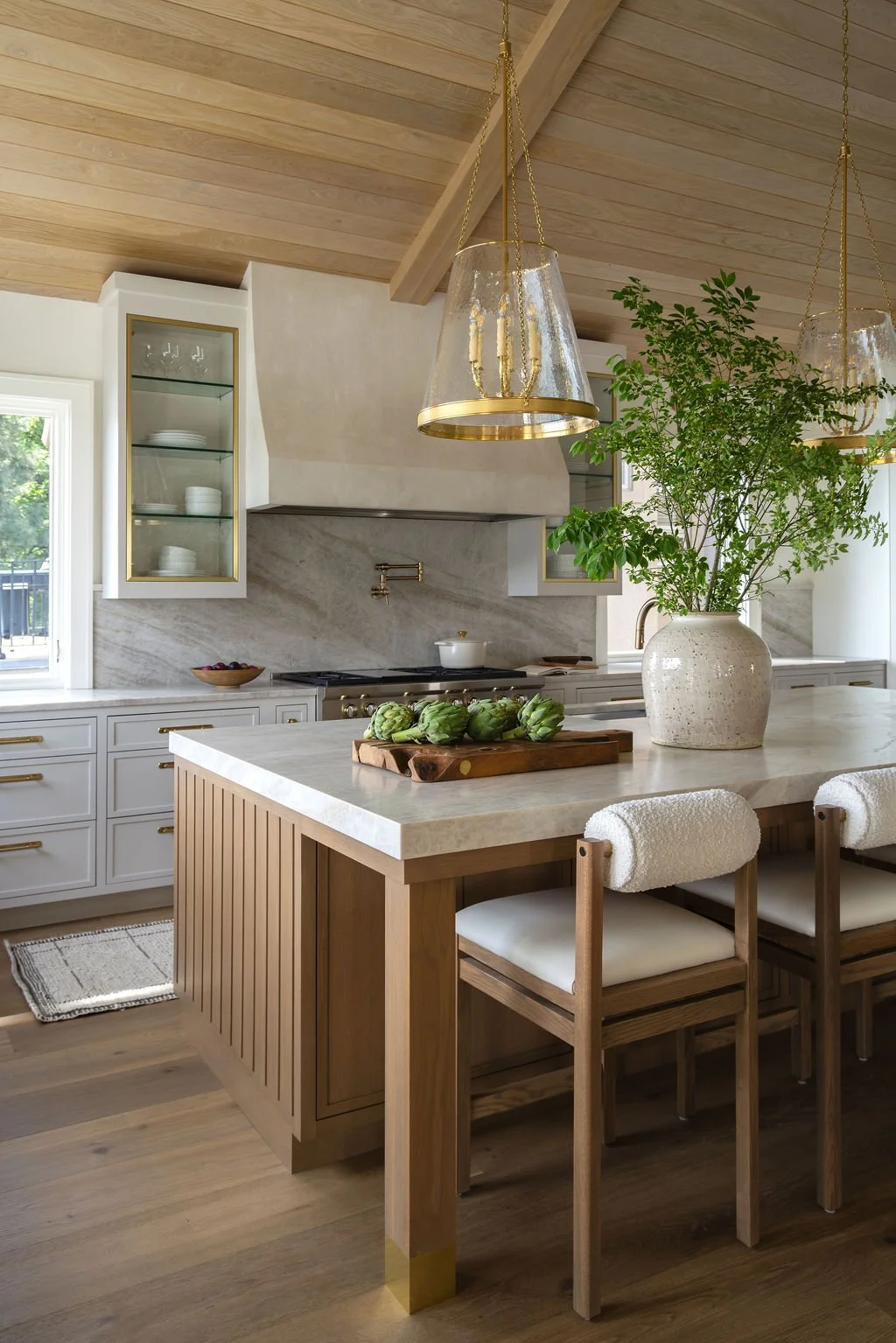 lake-oswego-lakeview-home-kitchen-oak-island-detail.jpg