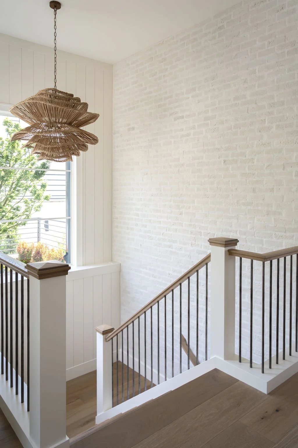 lake-oswego-lakeview-home-entry-white-brick.jpg