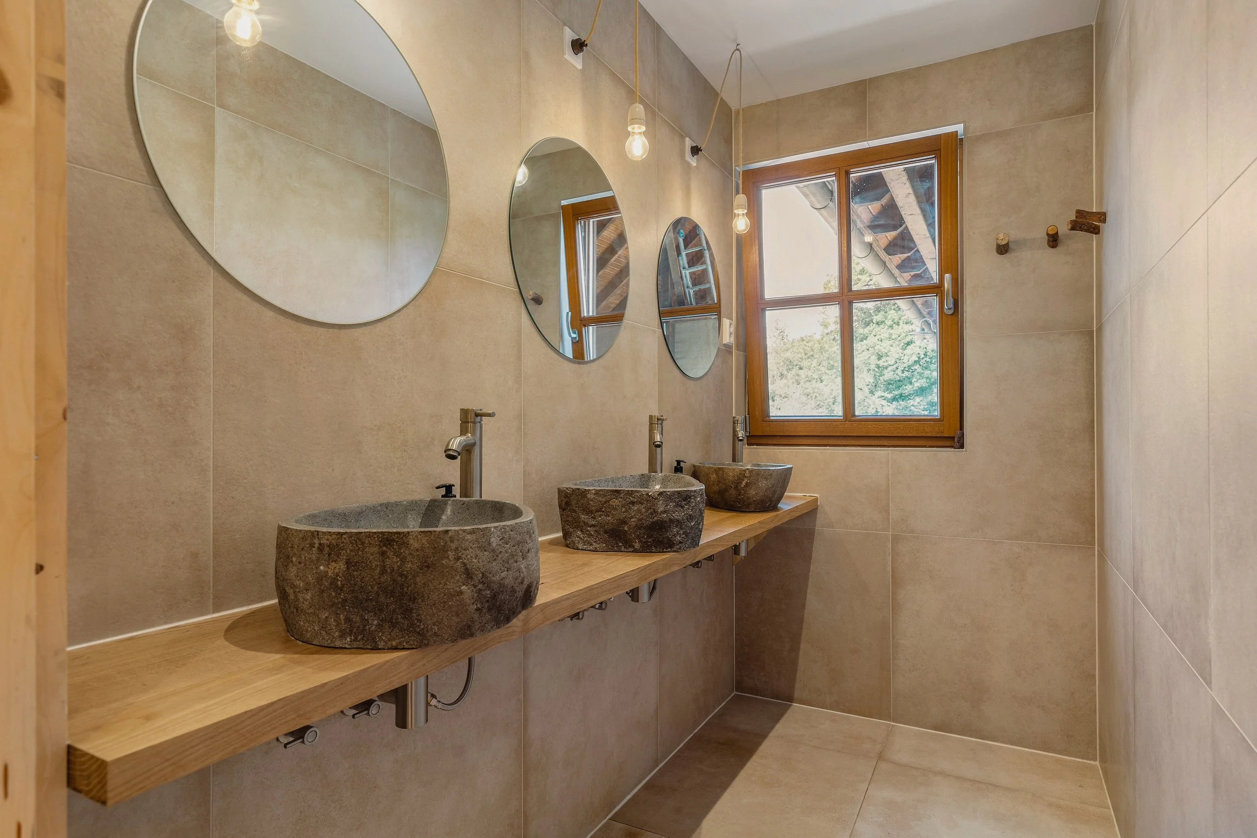 land van yemaya  - bathrooms.jpeg