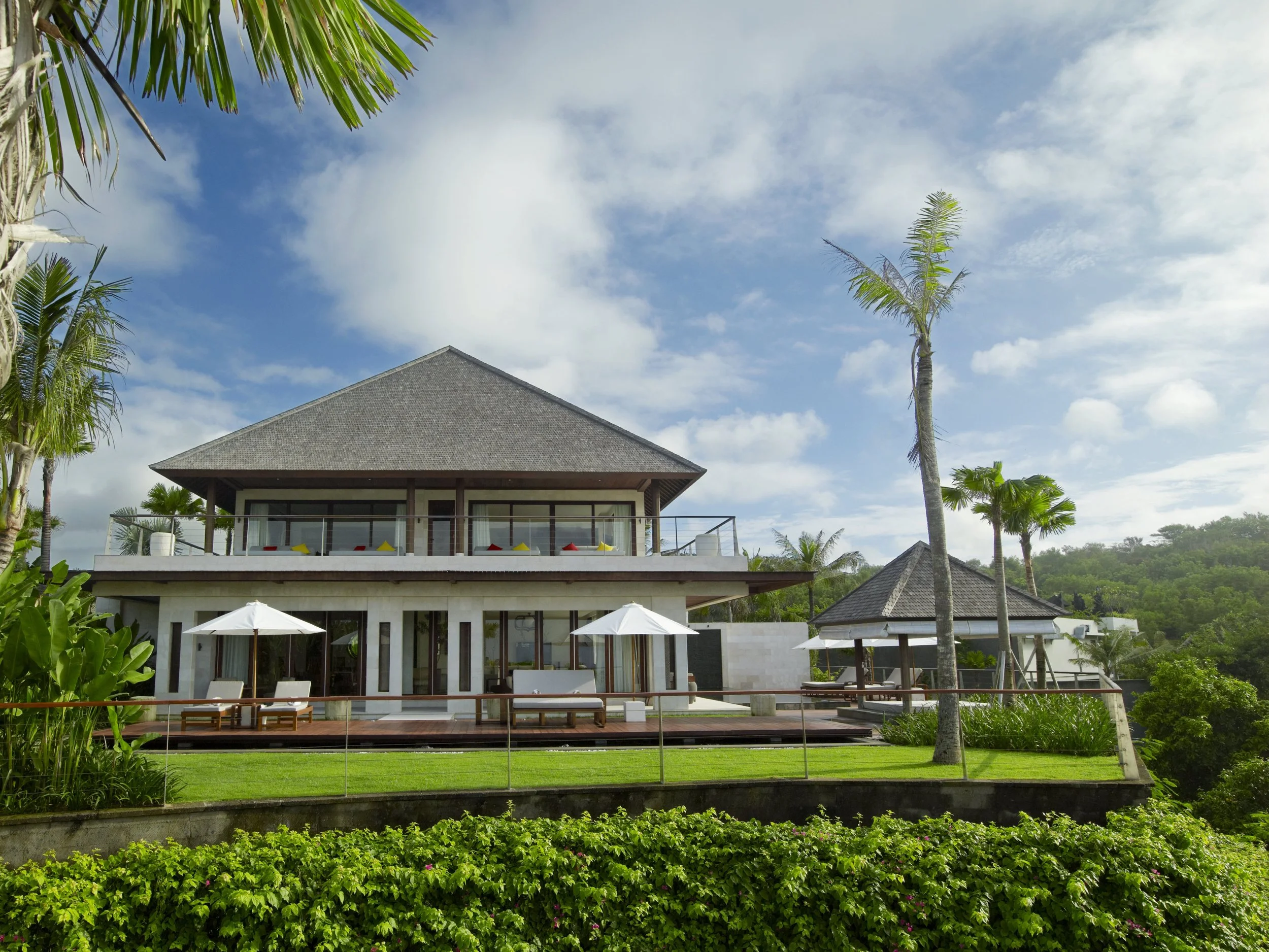 THE EDGE 1843-2_1.jpg