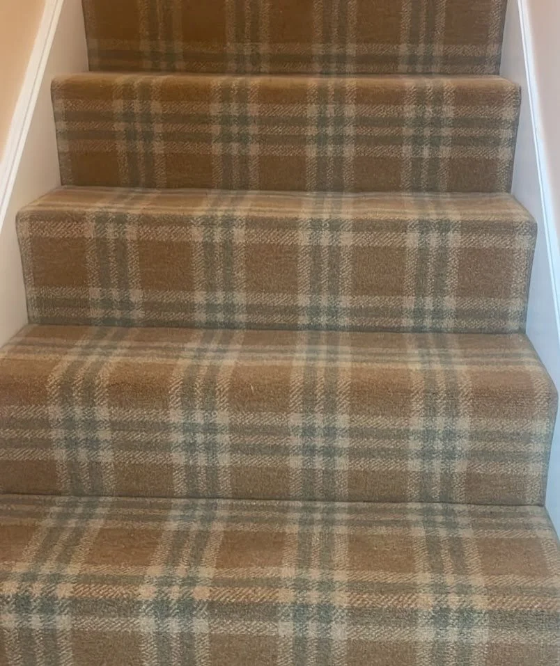 This Brintons abbotsford tartan carpet looks fantastic. Fitted by Lee &amp; Charlie 👏

Come and browse our carpet, LVT, Vinyl, Laminate and rug collections here at Dalkard &amp; Elliott. Our manager George who has over 50 years of experience as a fi