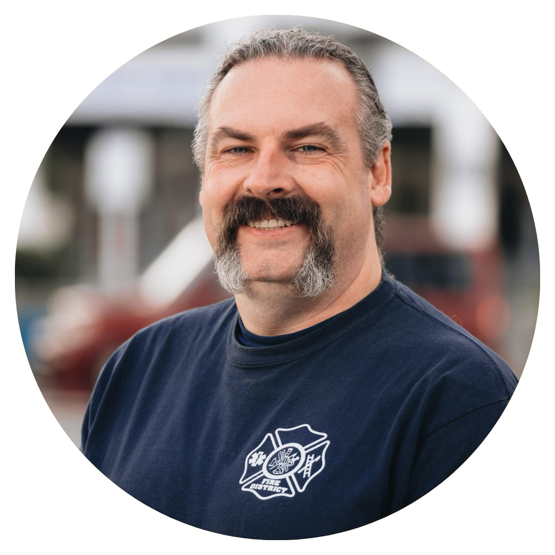 Travis Castle headshot