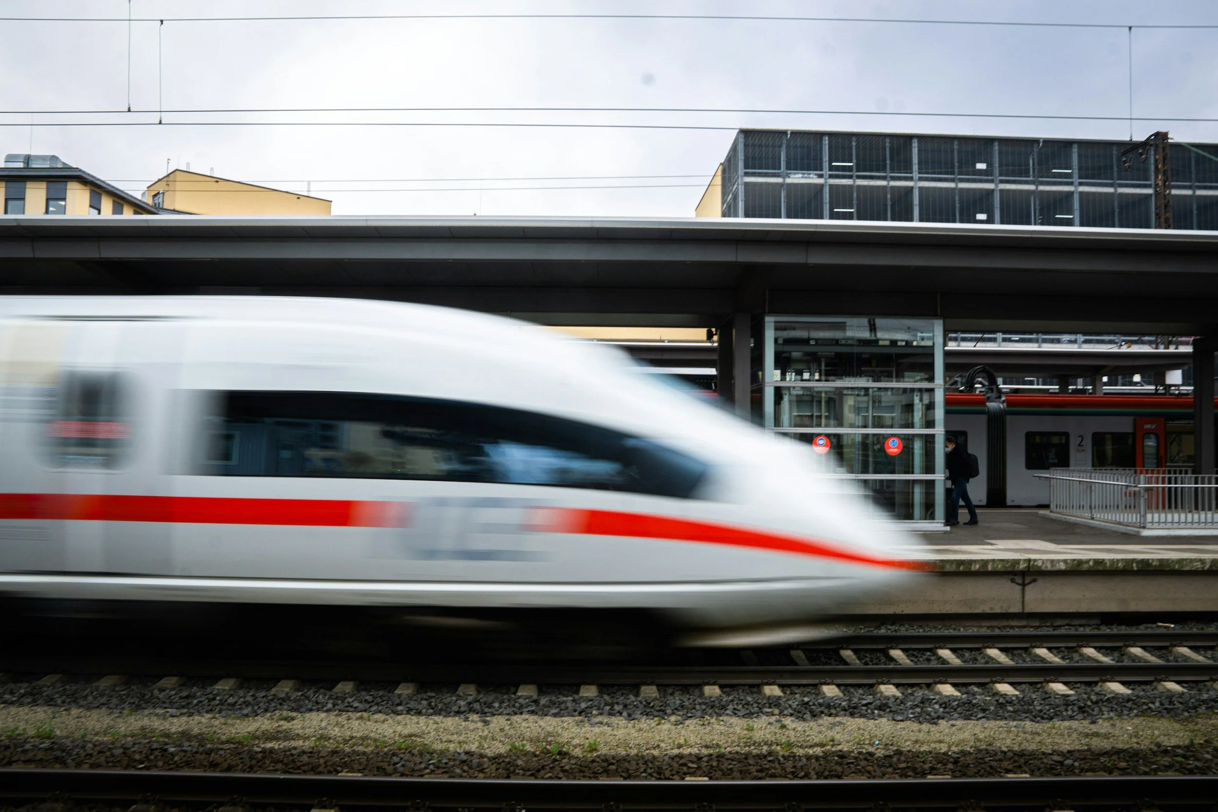Gesetzentwurf für eine bundesweite Fernverkehrsgarantie der Bahn soll die Anbindung unserer Region stärken! (Pressemitteilung)