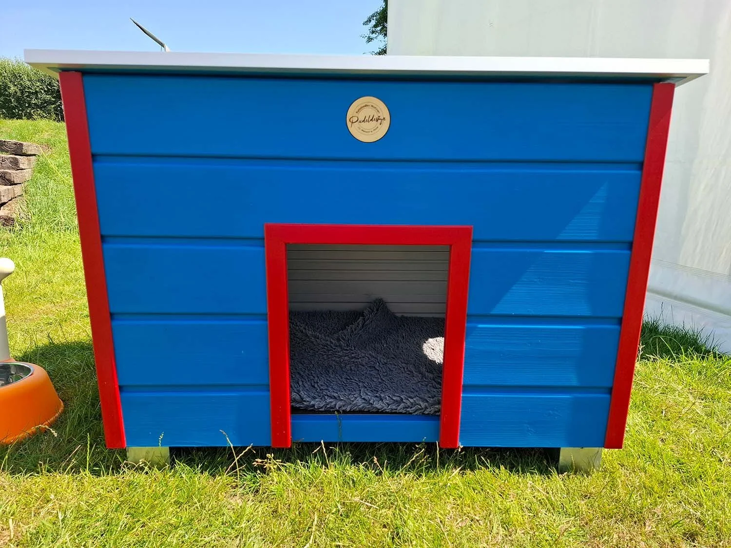Outdoorbox | Bootshaus
Liegefläche 60 x 90 cm
4 Kufenfüße; 2 Bullaugen v2a
Außenmaße 70 x 55 x 70 cm L/H/T
Deckelklappe mit Kunststoffdachbahn
Listenpreis 999,00 €
Sonderpreis Ausstellungsstück 849,00 €