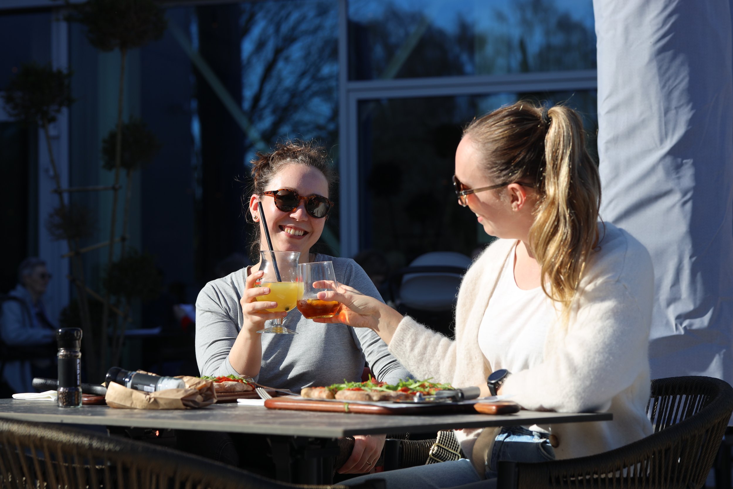 Apero op ons terras