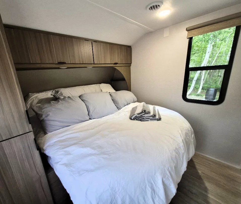 01 - bed.jpg