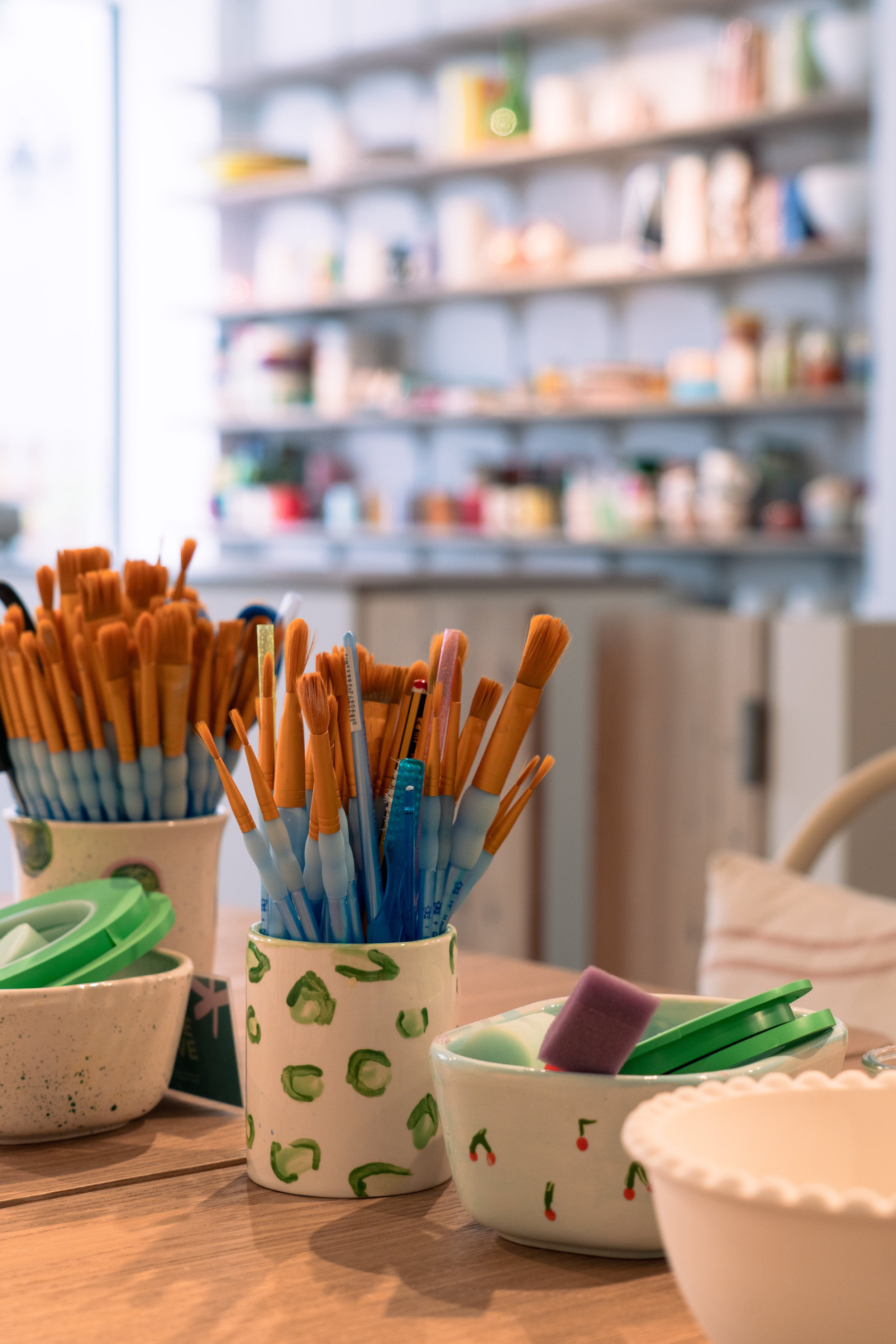 Le Céramicafé Geneviève pose ses pinceaux à Lille :un nouveau lieu pour laisser parler sa créativité !
