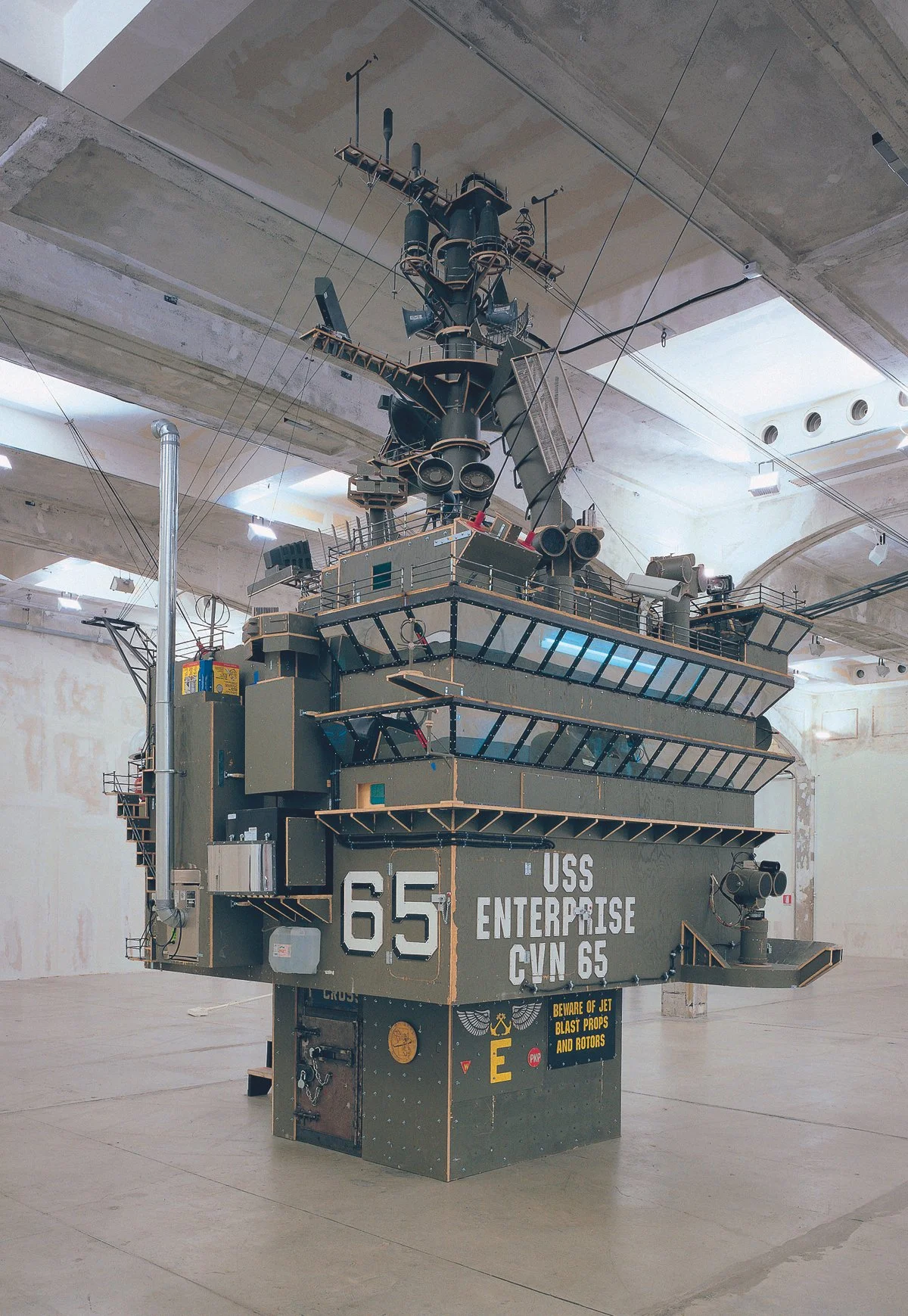  Tom Sachs,  The Island , 2006. Artwork © Tom Sachs. (page 340) Plywood, latex, foam core, thermal adhesive, glass, steel, CCTV cameras and monitors, litter robot, mixed media, and hardware; 11 ft. 3 in. × 11 ft. 3 in. × 22 ft. 