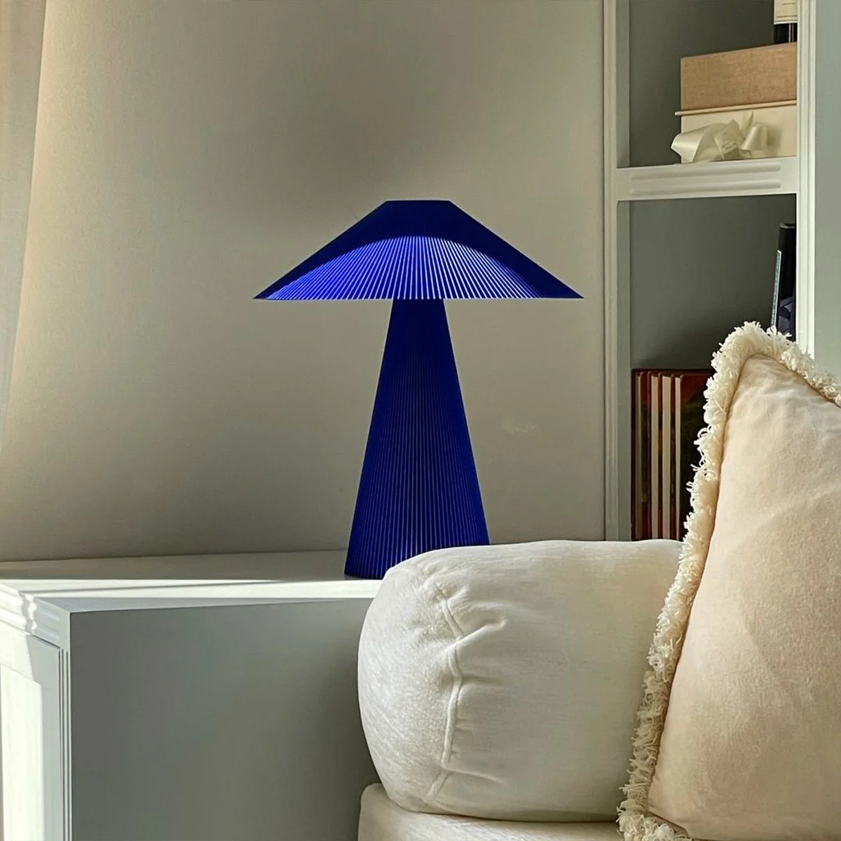  Teen Jane by MANU | Source: Basic.Space 