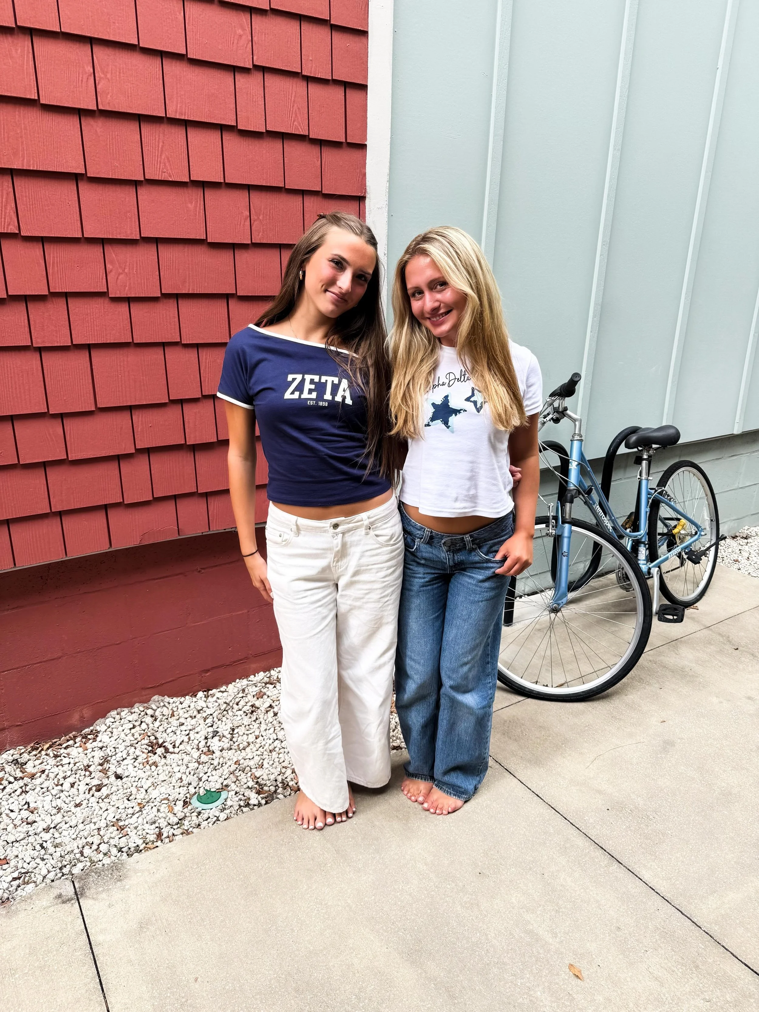 Our residents have been clocked in on Sorority Row all week! We had to sneak in a few quick pics because they were just too cute not to capture! 🫶🏽🐊