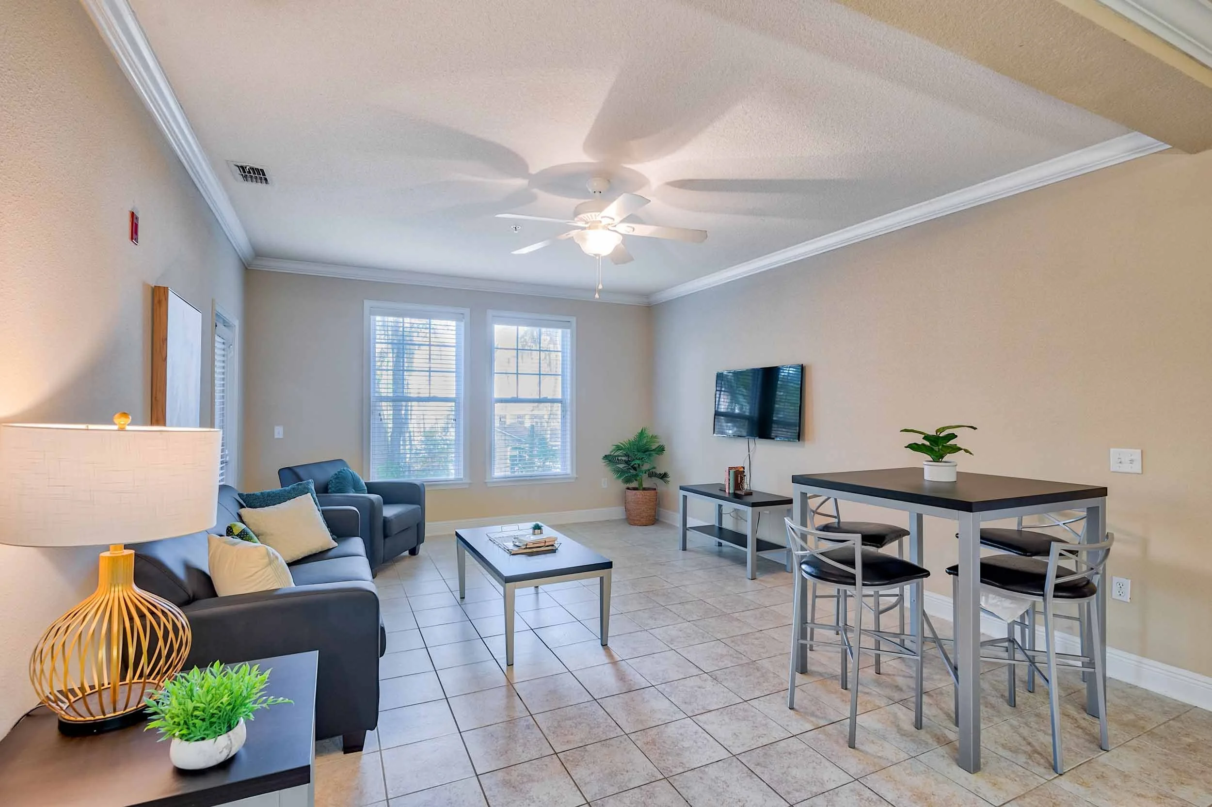 Lyons Corner | Off-Campus Apartments near UF | Living Room