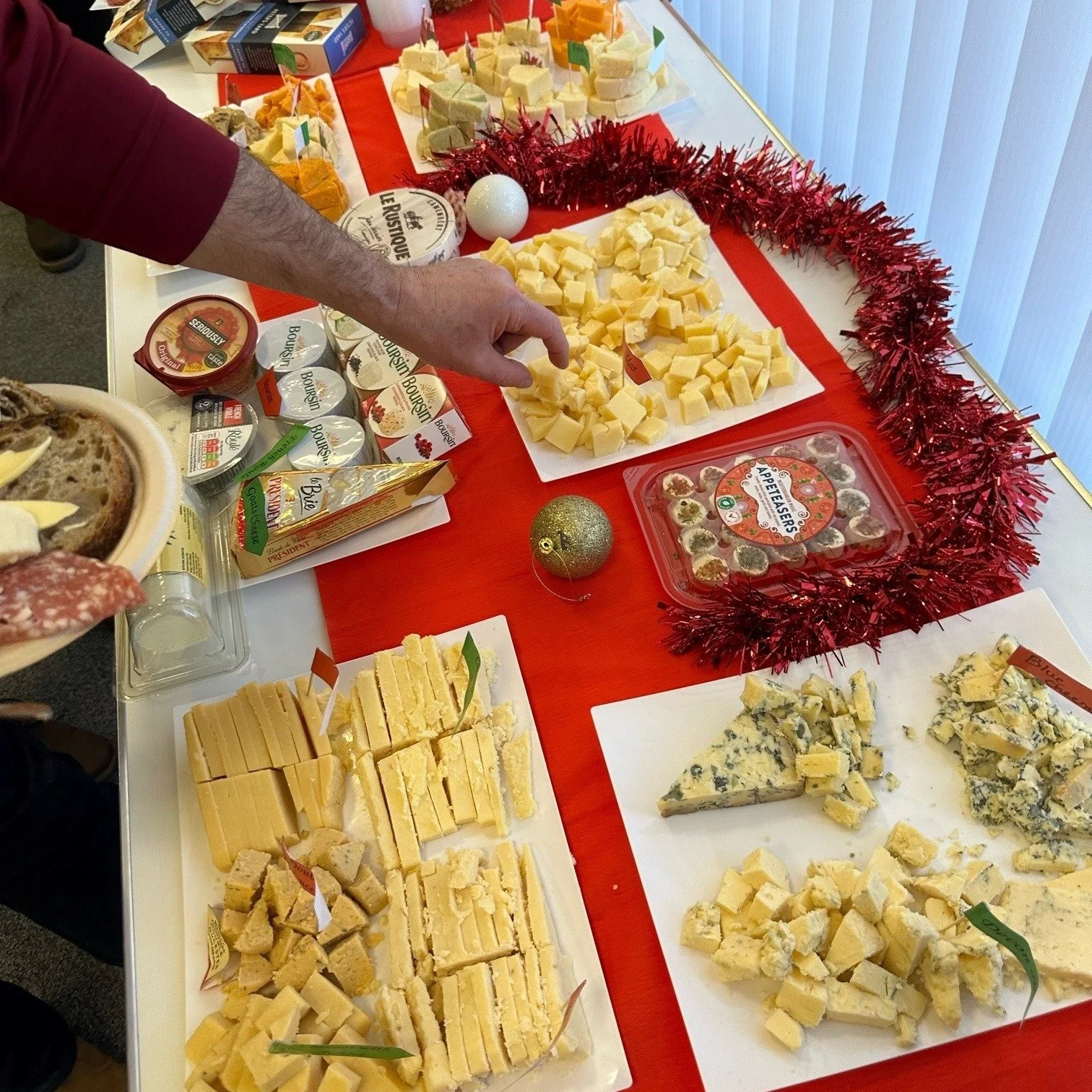 ✨CoLab Staff Wellbeing Day✨

Last week, our Hub Mental Health Lead Nika, and Mental Health Recovery Worker Molly organised a wonderful afternoon filled with cheese, chutney and chatting!

Taking time to breathe, laugh, reflect, and simply be human to