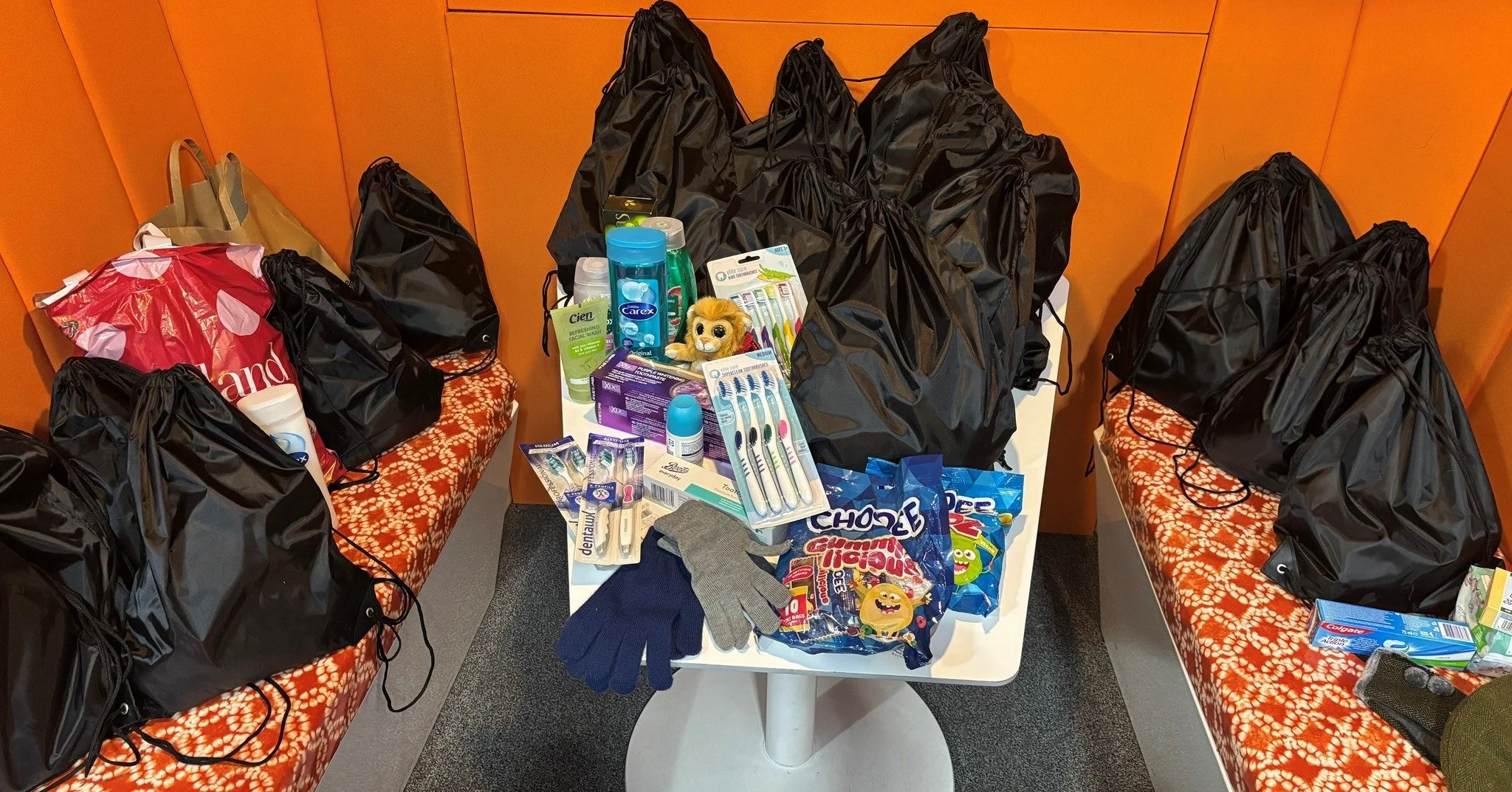 ❄️💜 Thank You Specsavers  Exeter 💜❄️

As winter sets in and Christmas approaches, staying warm and well becomes even more important. We&rsquo;re incredibly grateful to Specsavers Exeter for their generous donation of reusable cups, hand warmers, ha