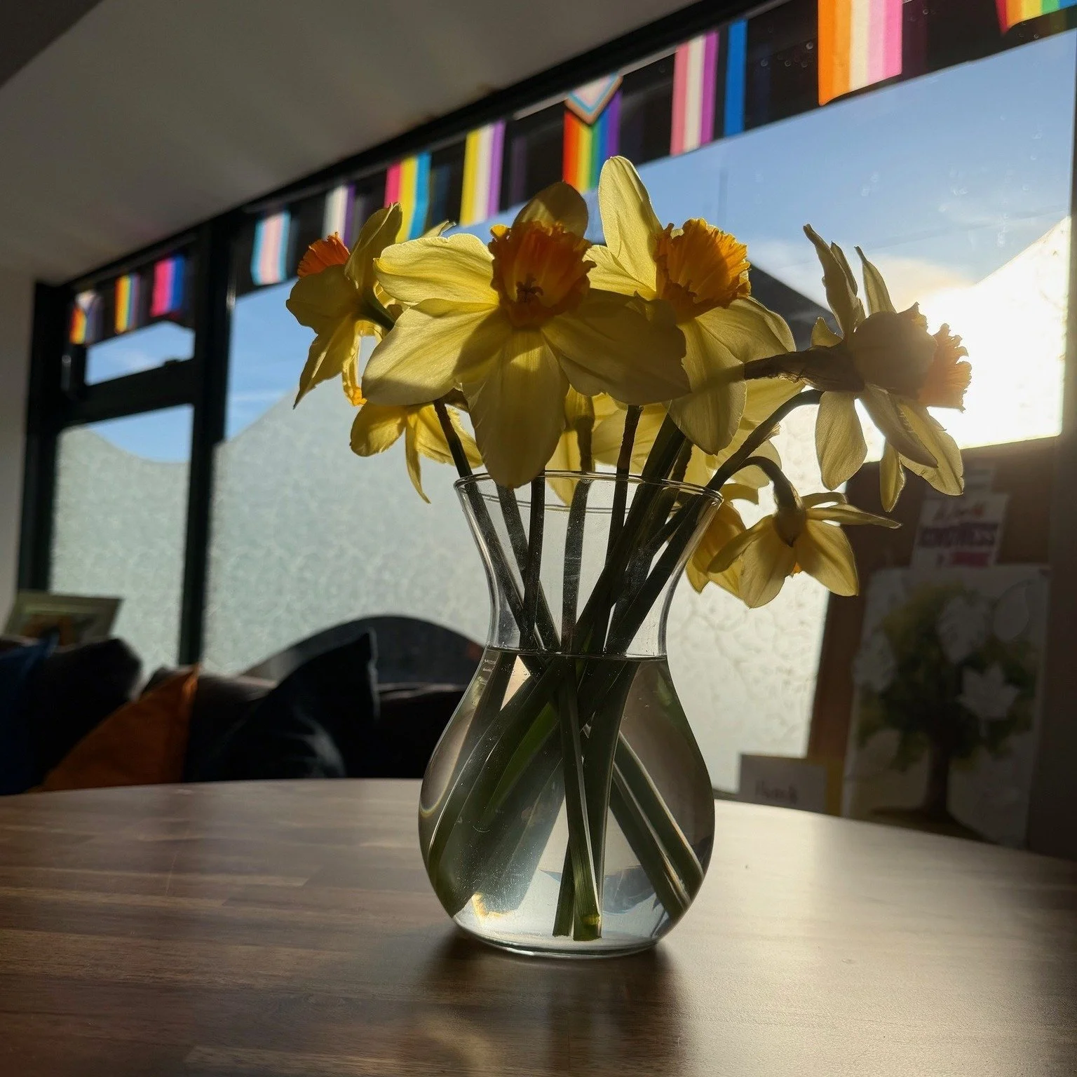 💐There&rsquo;s something about this time of year that feels a little lighter.

The days stretch out, the air changes, and things begin to feel like they&rsquo;re moving again.

This time of year can feel like a quiet reset and this long weekend can 