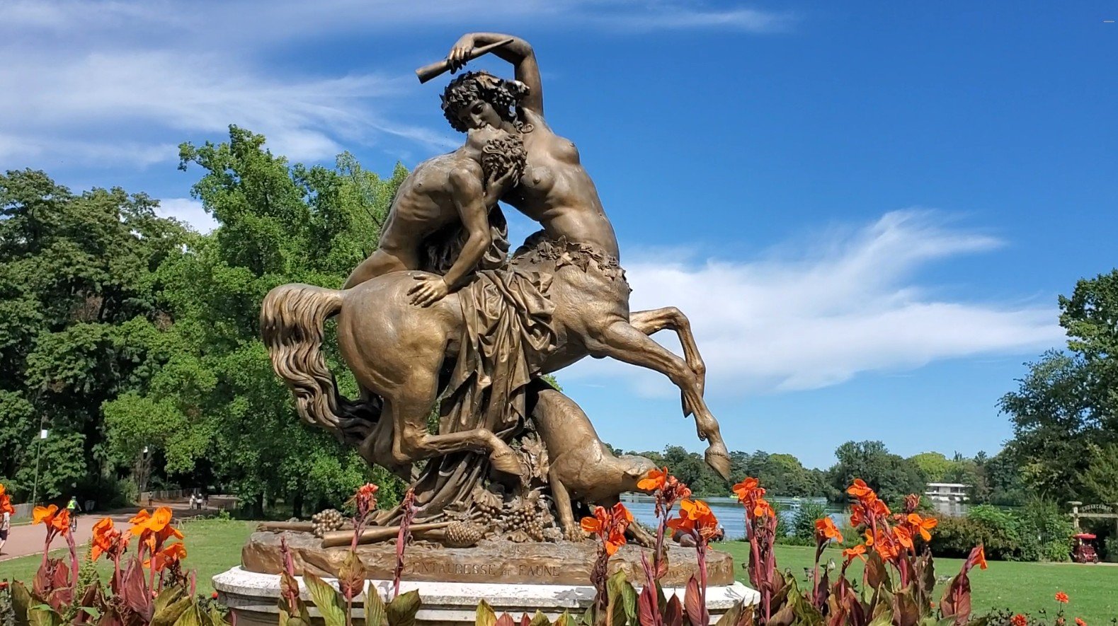 Statue at the front entrance of Parc de la Tête d'Or in Lyon