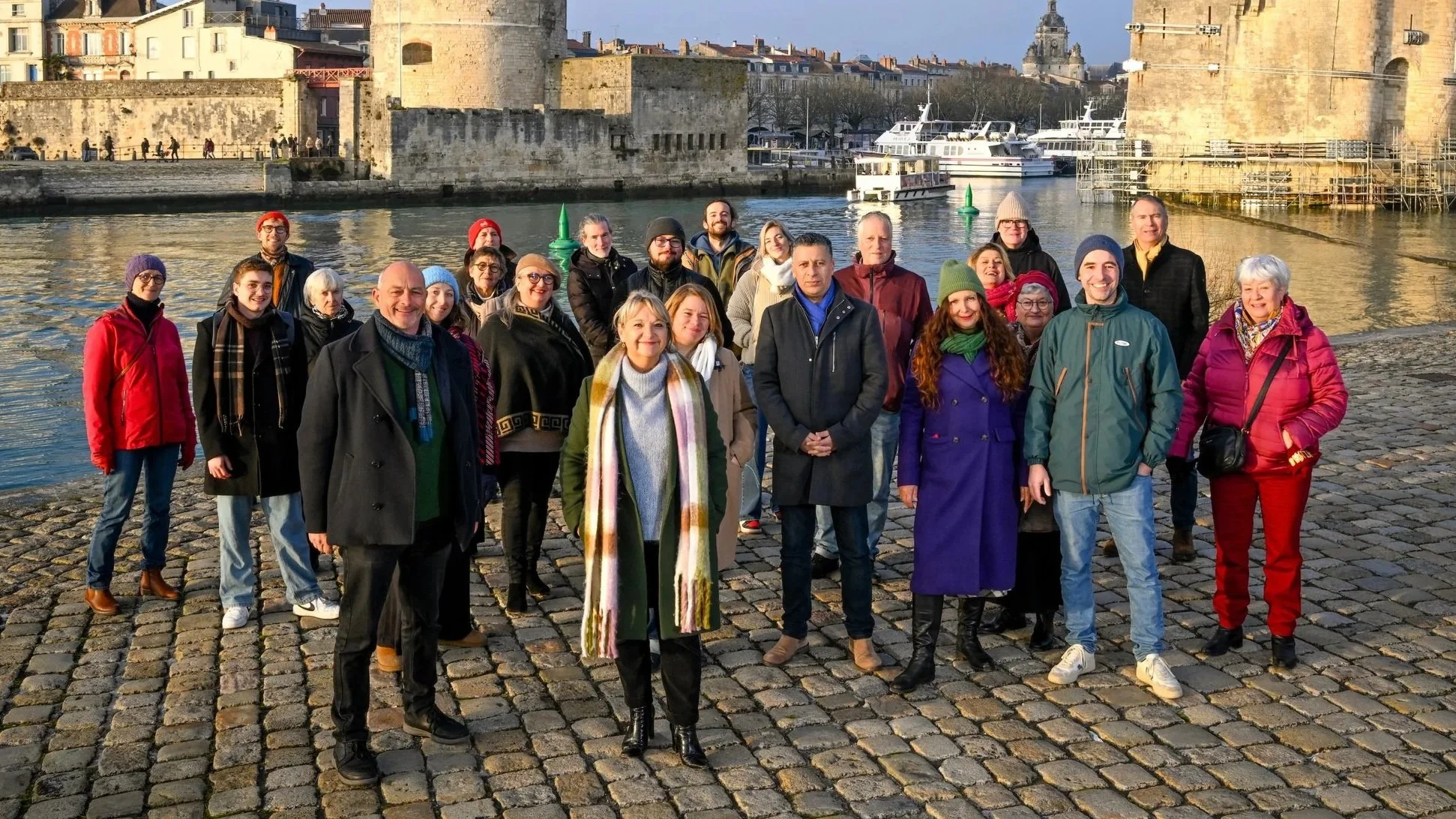 L'équipe de La Rochelle Unie sur le Vieux port réunie autour de la candidate à la Mairie Maryline Simoné et de Jean-Marc Soubeste,  candidat à la présidence de la Communauté d'Agglomération
