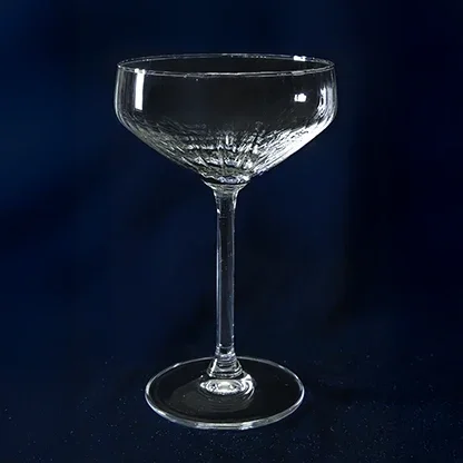 Lasinen kuohuviinilasi JuhlaToppilan astiavuokrauksessa