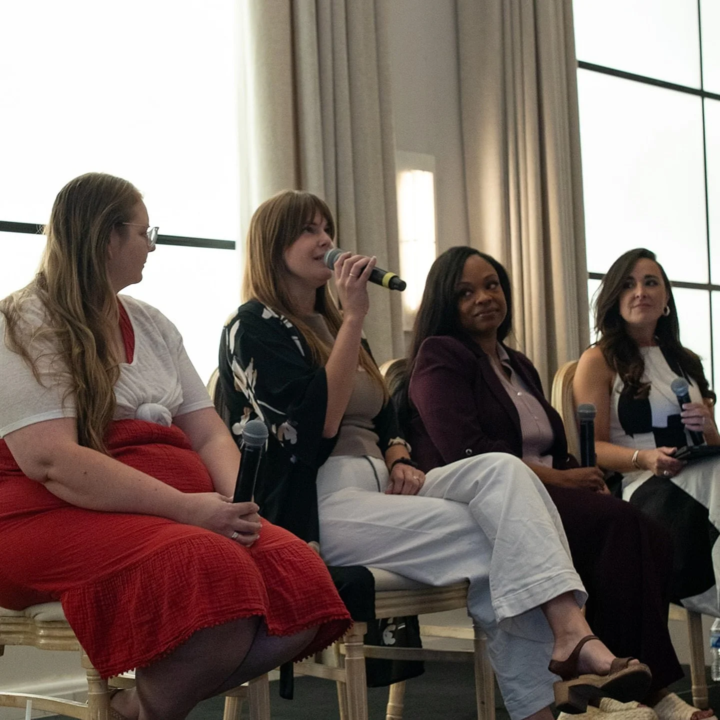 So much wisdom shared during our Postpartum: From Merely Surviving to Thriving panel at Build Your Village 2025!

Moderated by Amanda de la Madriz @thatmomlife_coaching 
Panelists: Alex King @babyledweaningacademy 
Sarah Hoke, Founder of @villagebirt
