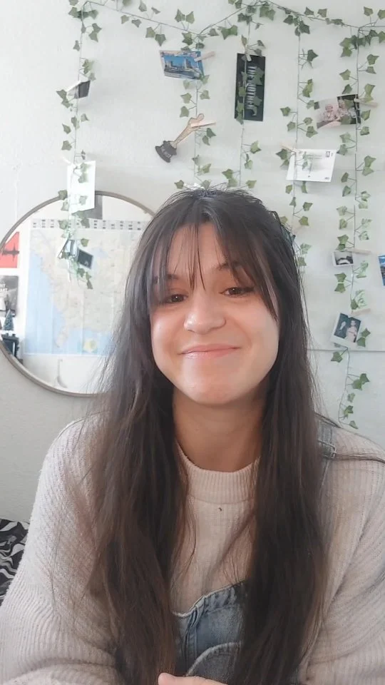 Stop me or I'll start being comfortable in front of the camera!
Jokes aside, our crowdfunding is HERE!!! Please, donate, share, follow us @couplestherapyseries
Everything helps, there's nothing too little!
And thank you so much for all the nice te