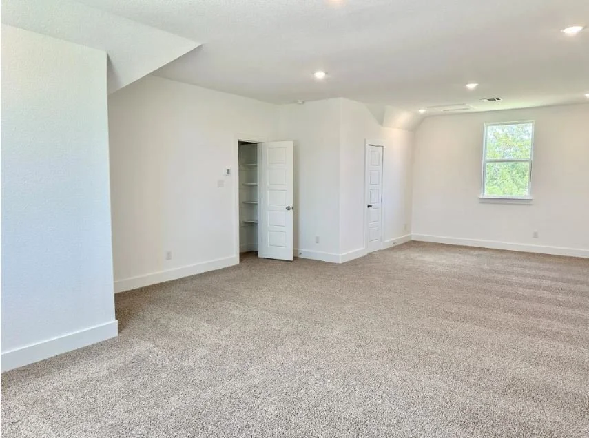 1355 OB - Gameroom.JPG