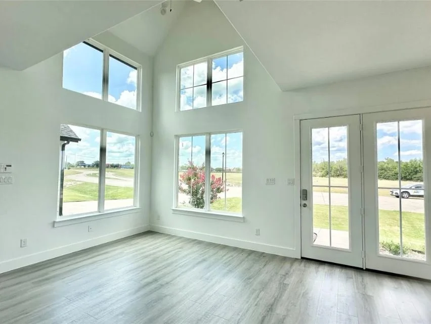 1432 BB - 2 story living.JPG