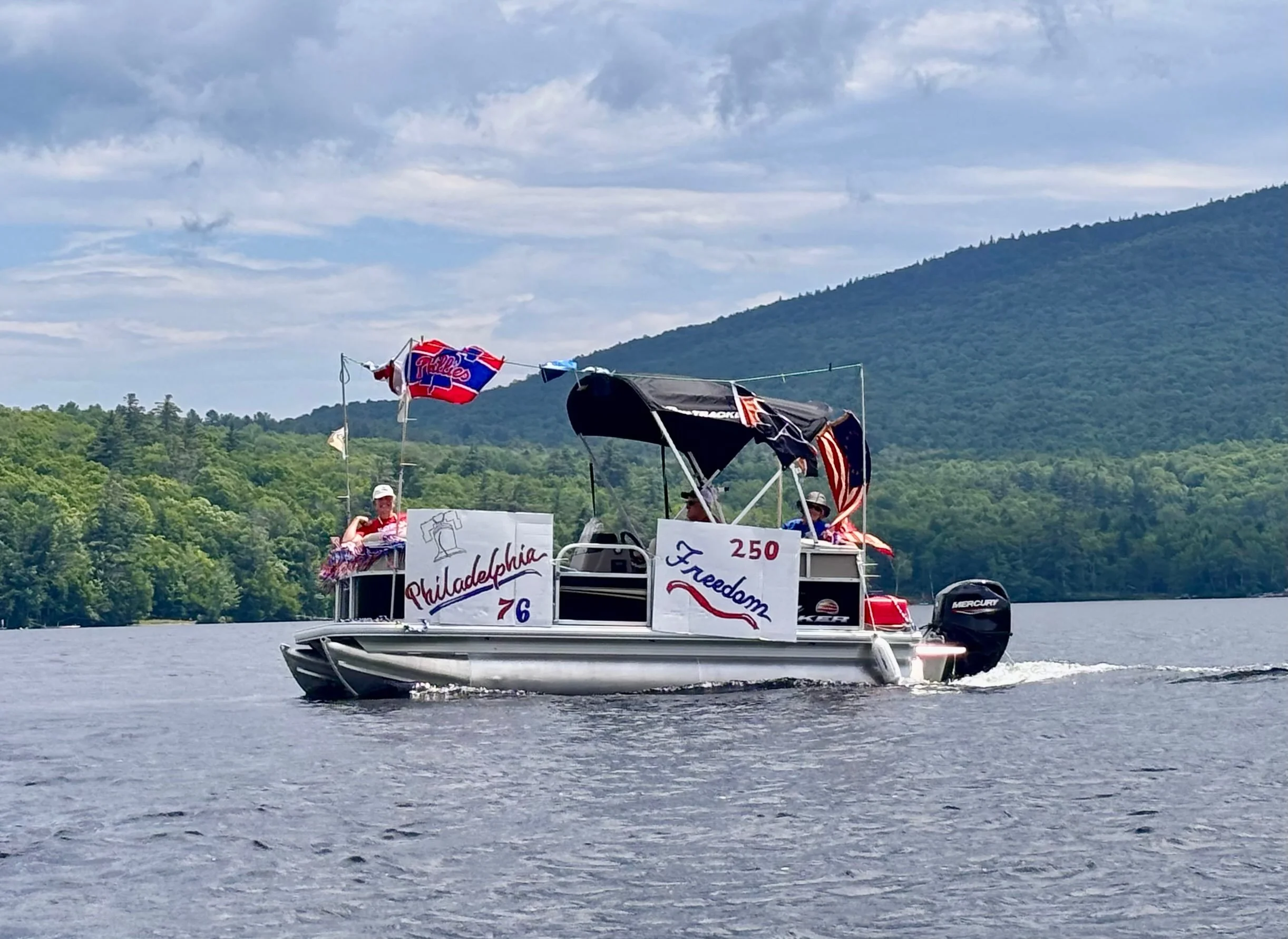 More boat parade photos.  Thank you Marion! 🇺🇸