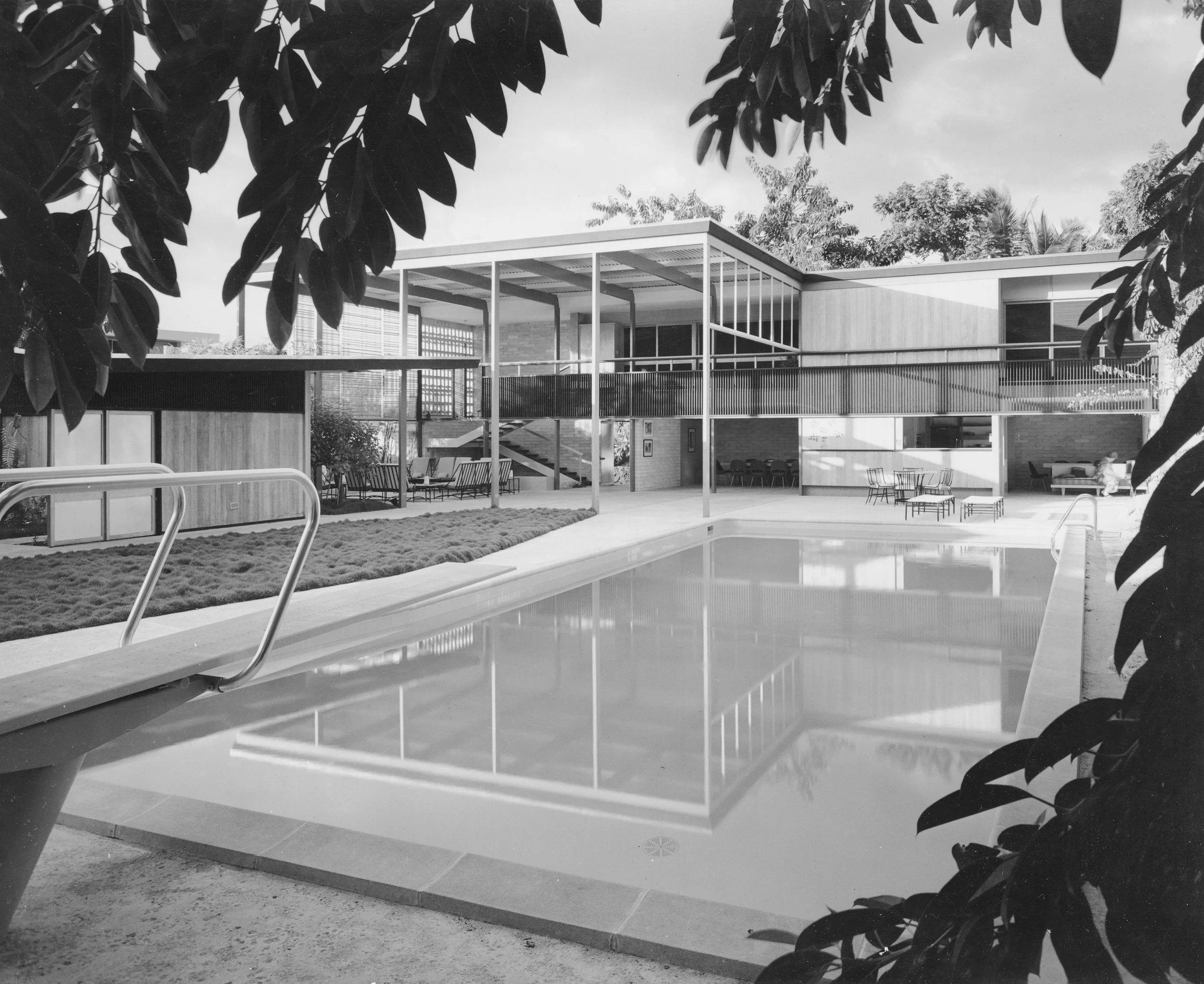 Modern Housing Typologies in the Tropics