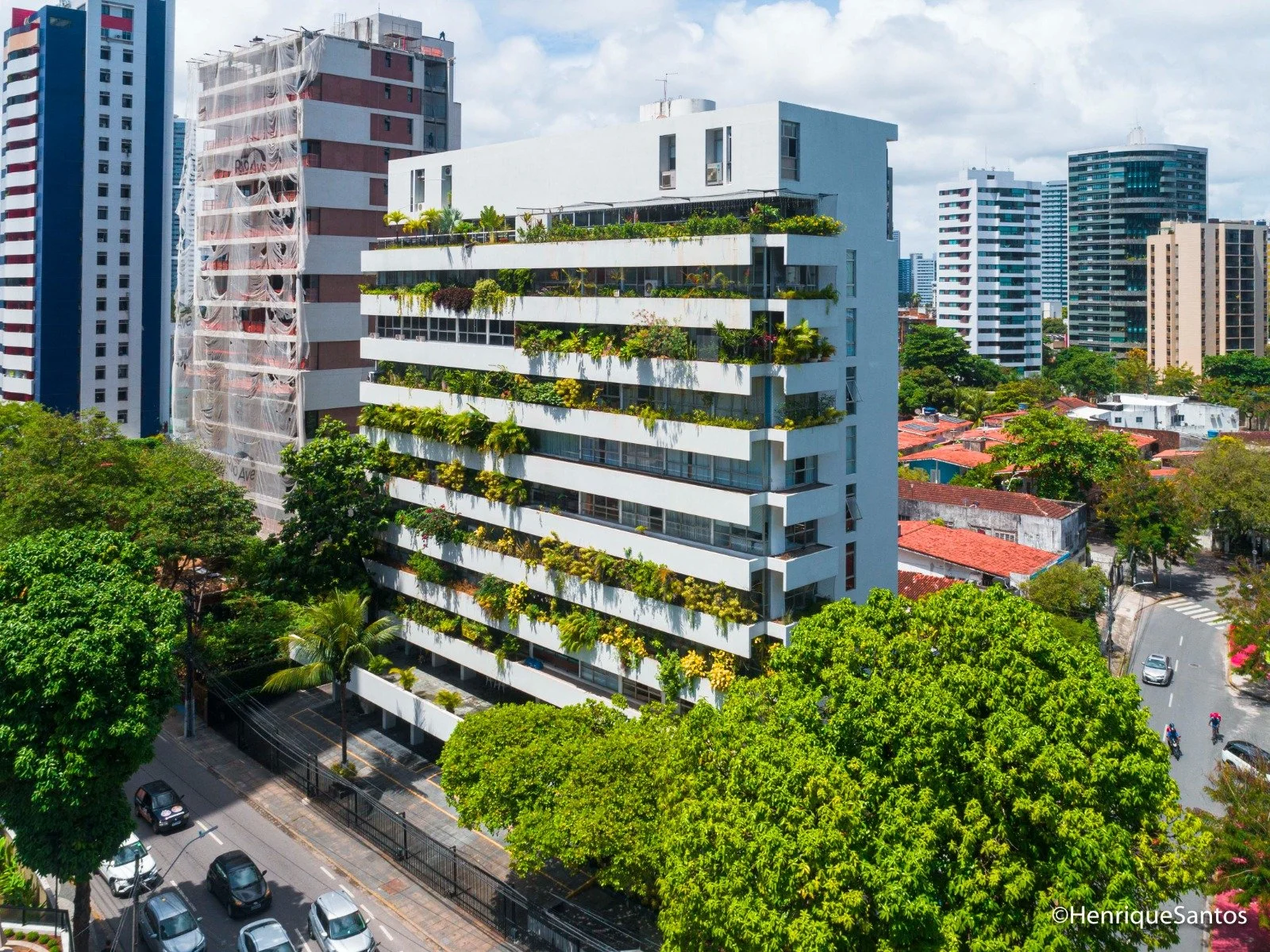 Latin American and Italian Daring Approaches