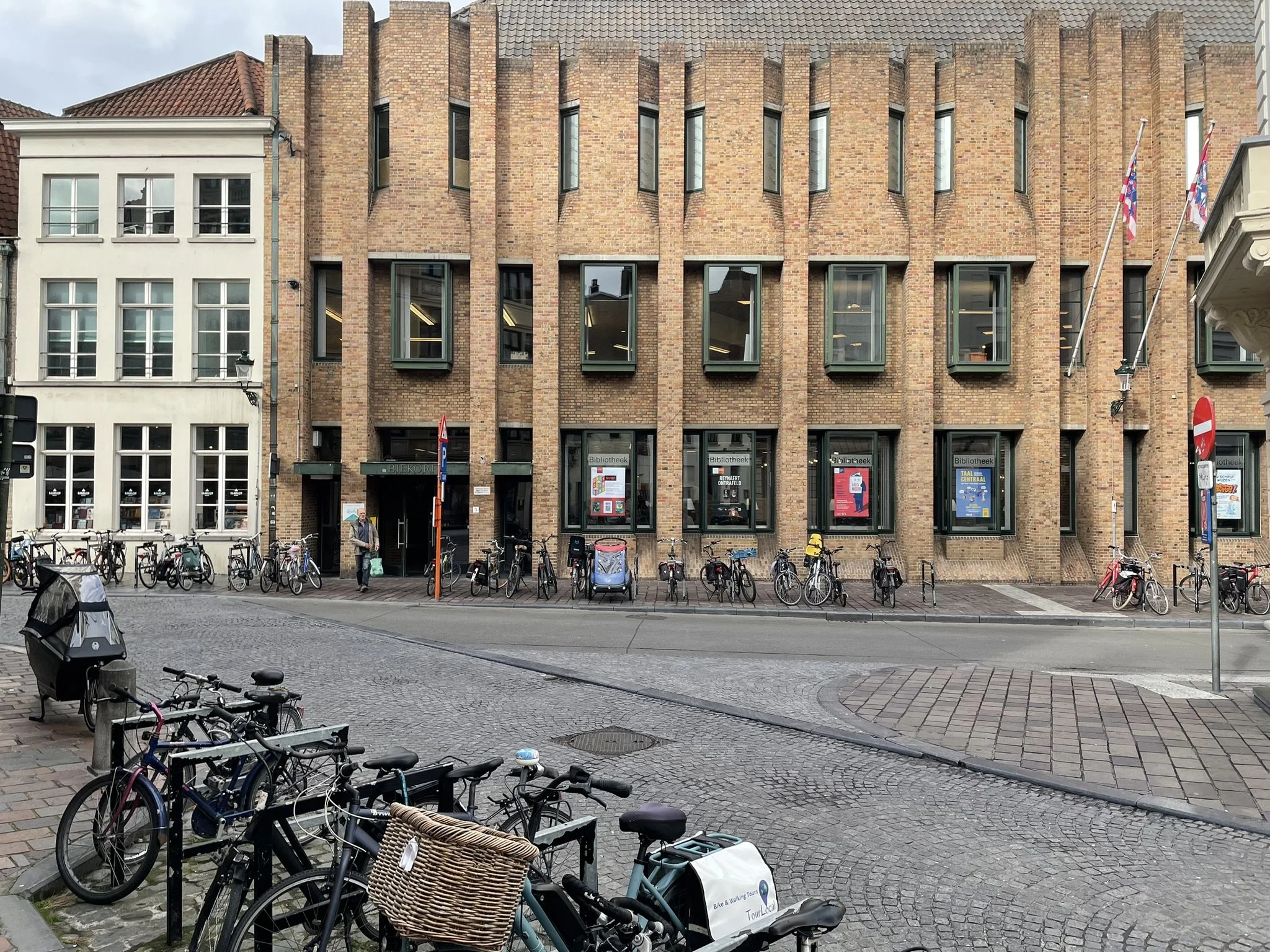 Post-War Civic Ideals and Urban Realities