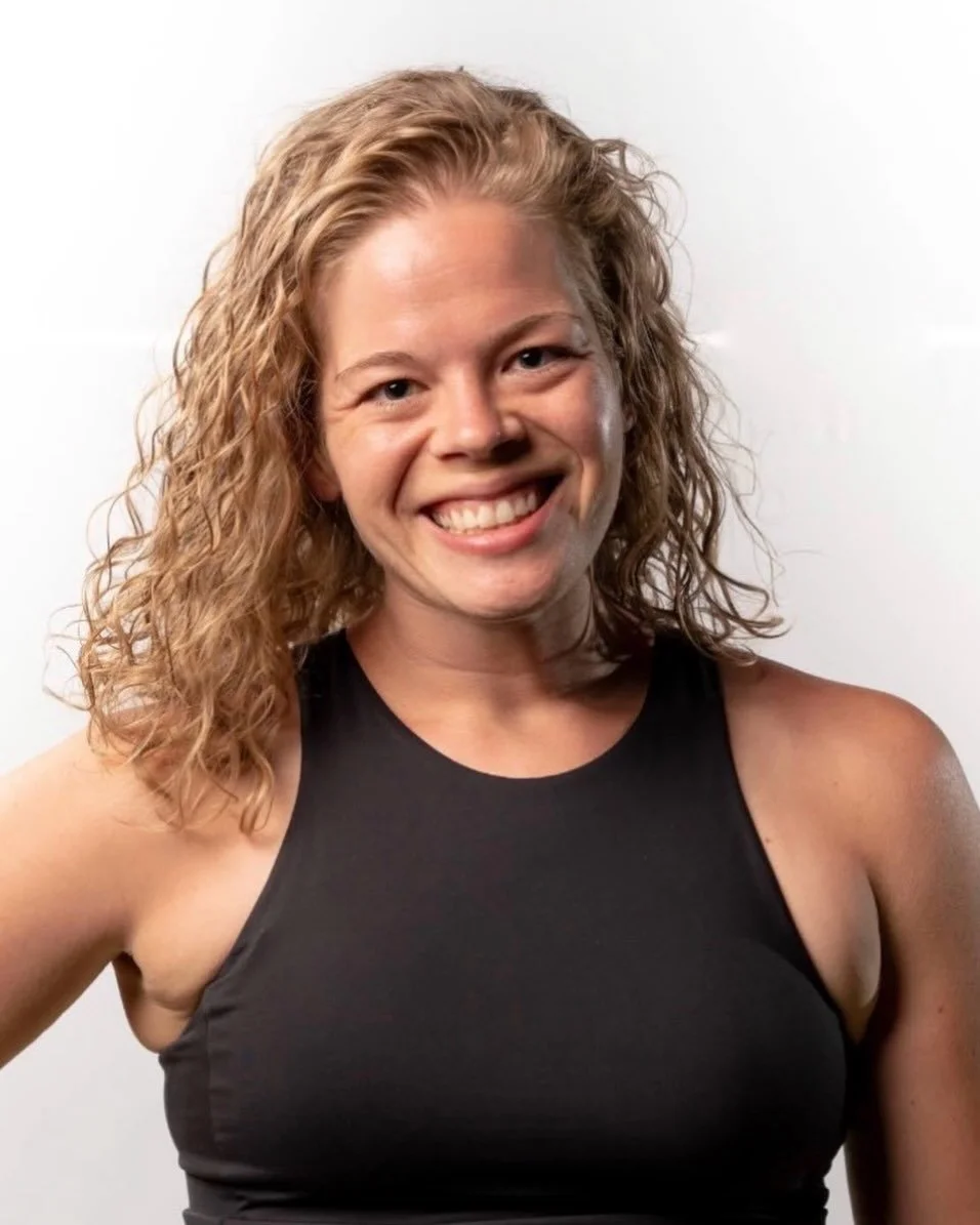 MEET THE TEAM!⭐️
Emily - Instructor 

Emily has been teaching fitness since 2012, leading everything from high-energy indoor cycling to strength-focused circuit training, and high-intensity pilates. After spending the past decade in Portland, Scottsd