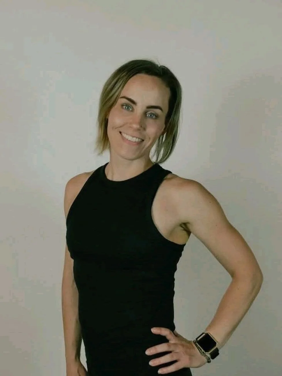 MEET THE TEAM! ⭐️
Jenn - Instructor 

With over 16 years as a fitness enthusiast and 6 years as a certified personal trainer, Jenn is passionate about helping others build fitness, confidence, and life balance through movement. Across all modalities,