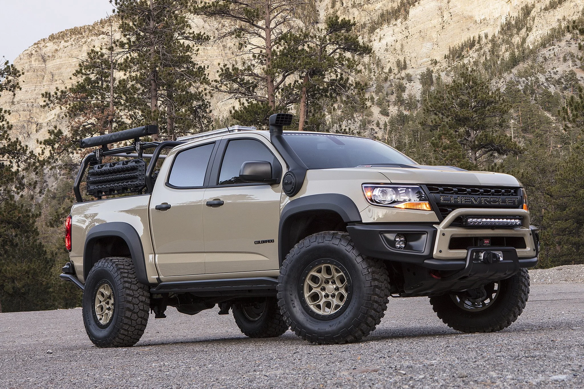 2017-SEMA-Chevrolet-Colorado-ZR2-AEV-001.jpg