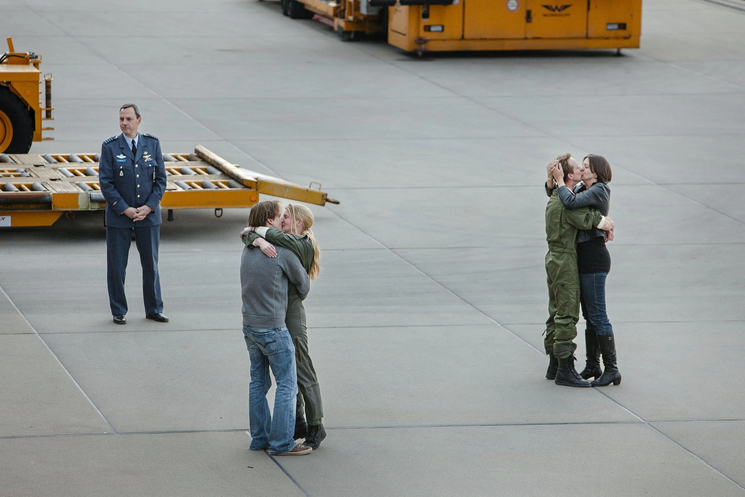 Two Dutch airforce pilots return to the Netherlands after being captured in Libya.