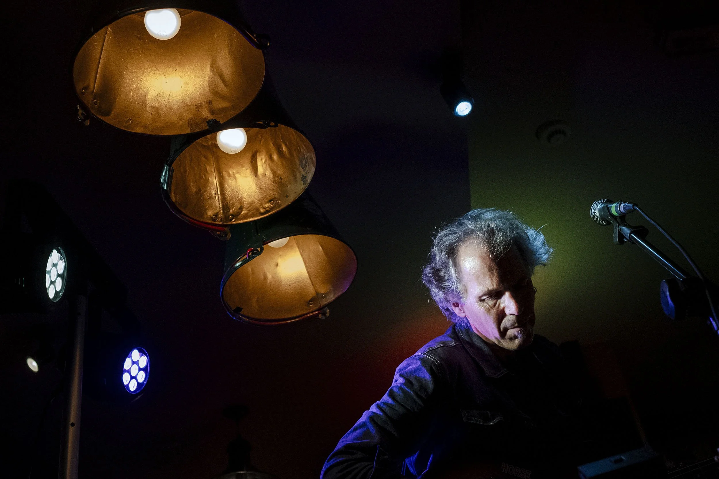 Brooks Williams performing at the Prince of Wales, Birmingham, England.