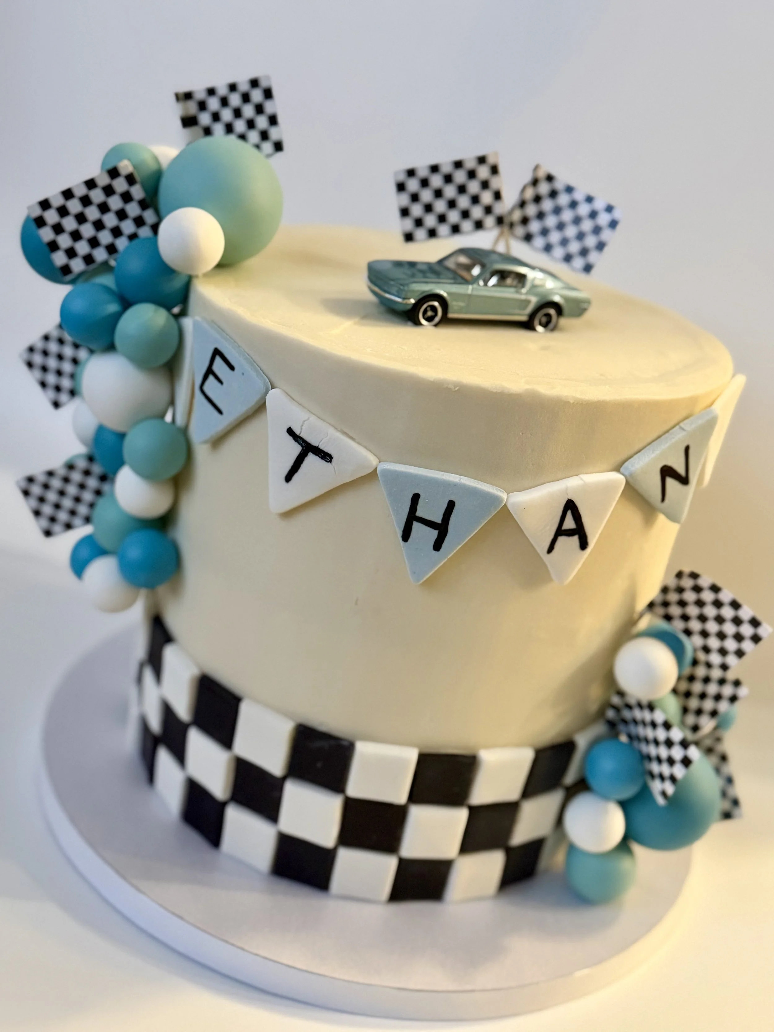 Vanilla cake with fresh strawberry filling and vanilla buttercream