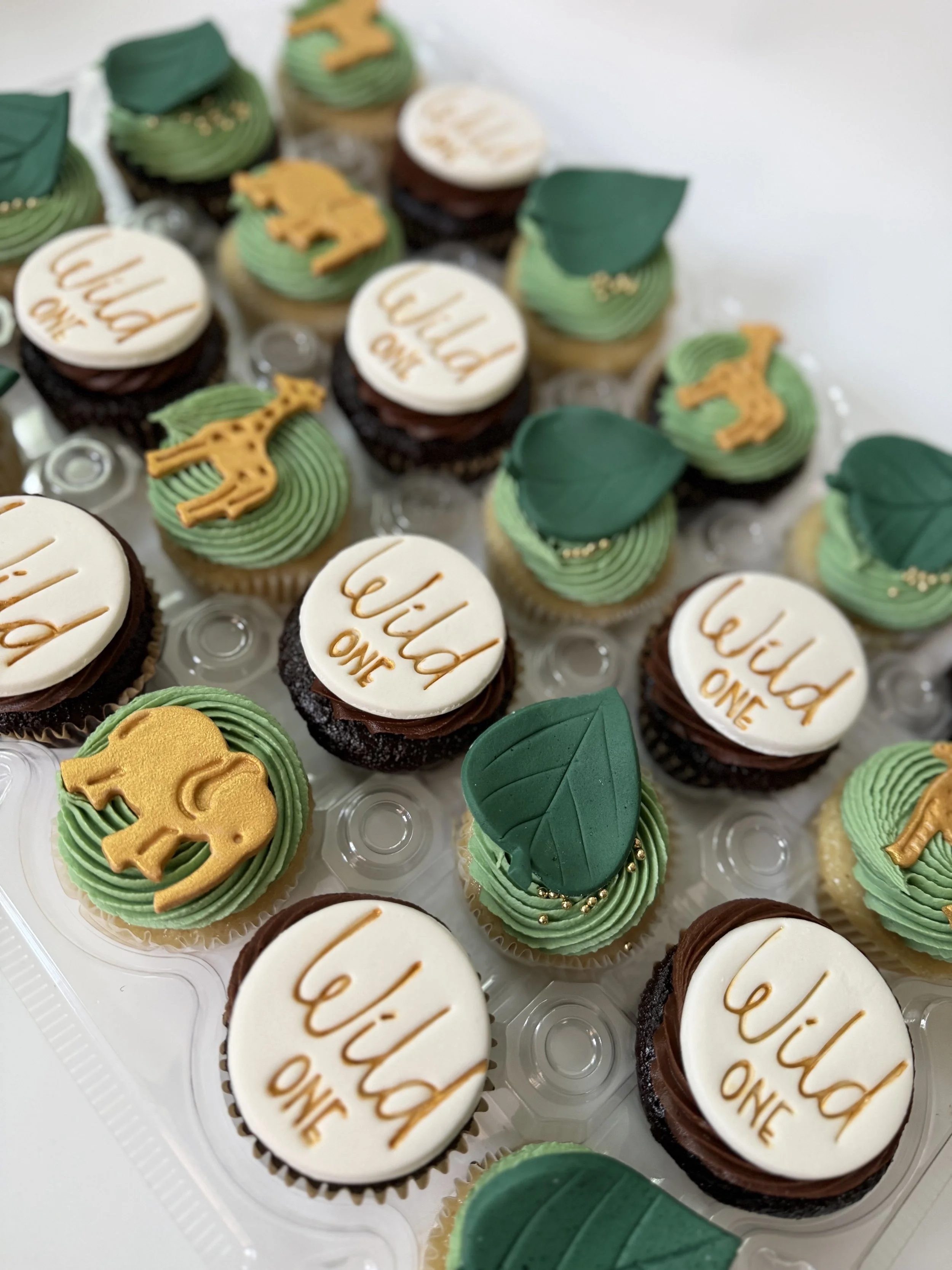 Chocolate and vanilla cupcakes with chocolate and vanilla buttercream