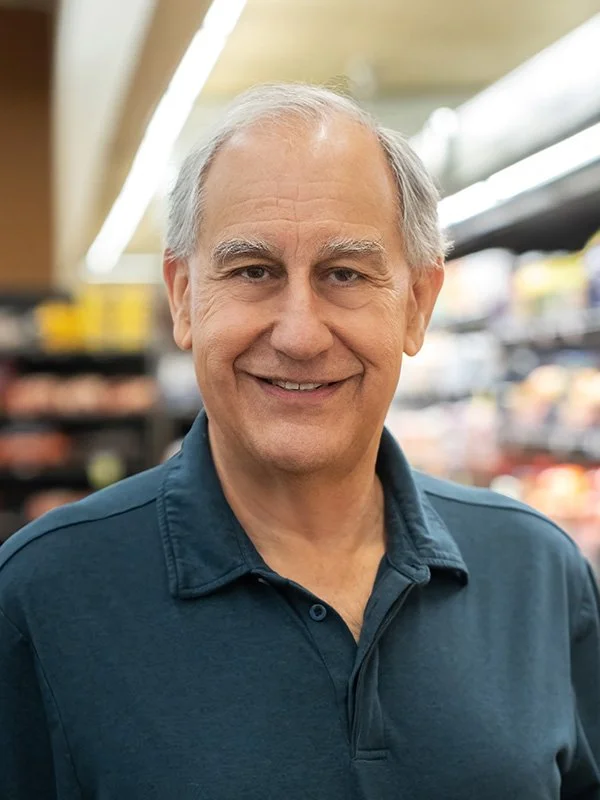 Allen, Farmers Marketplace team member at local grocery store in Shasta Lake with houseboat deliveries