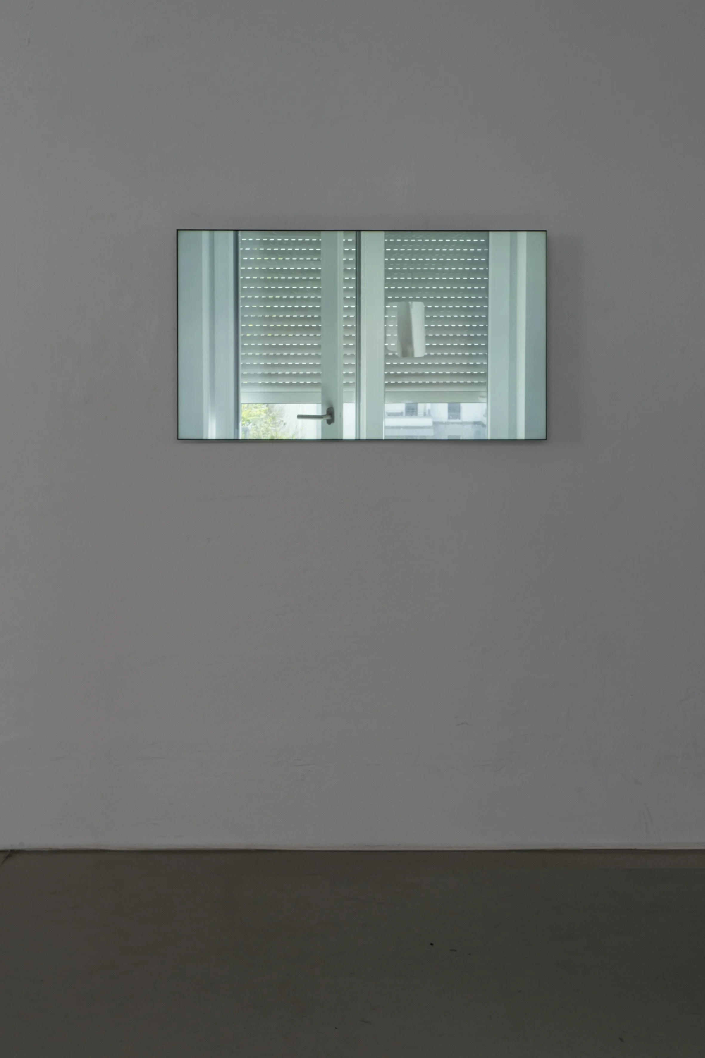 2026_H8H_x1_MWolf_VIDEO_Monitor-FRefl_20x30cm.jpg