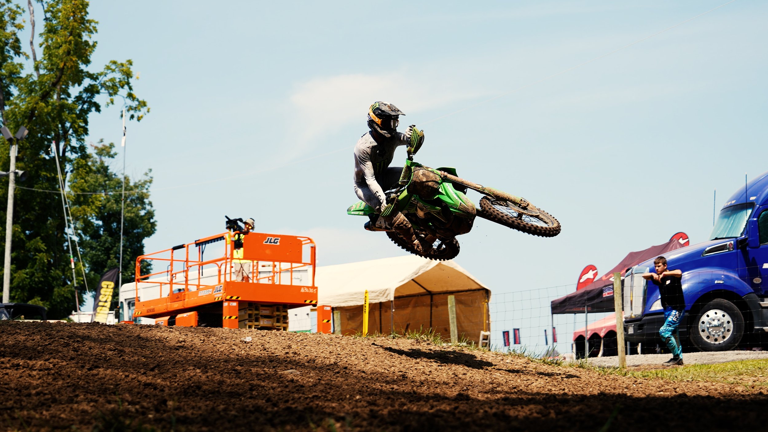 Sequence 01.00_00_15_05.Still004.jpeg