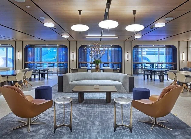 Designed to elevate the Nine-to-Five 🗽🏙️

@5timessquare ✖ Level HG

#LevelHG|#LevelHospitalityGroup|#interiordesign|#textiledesign|#instadesign|#interiordecorating|#Procurement|#interiordecorideas|#designinspiration|#officespace|#newyork