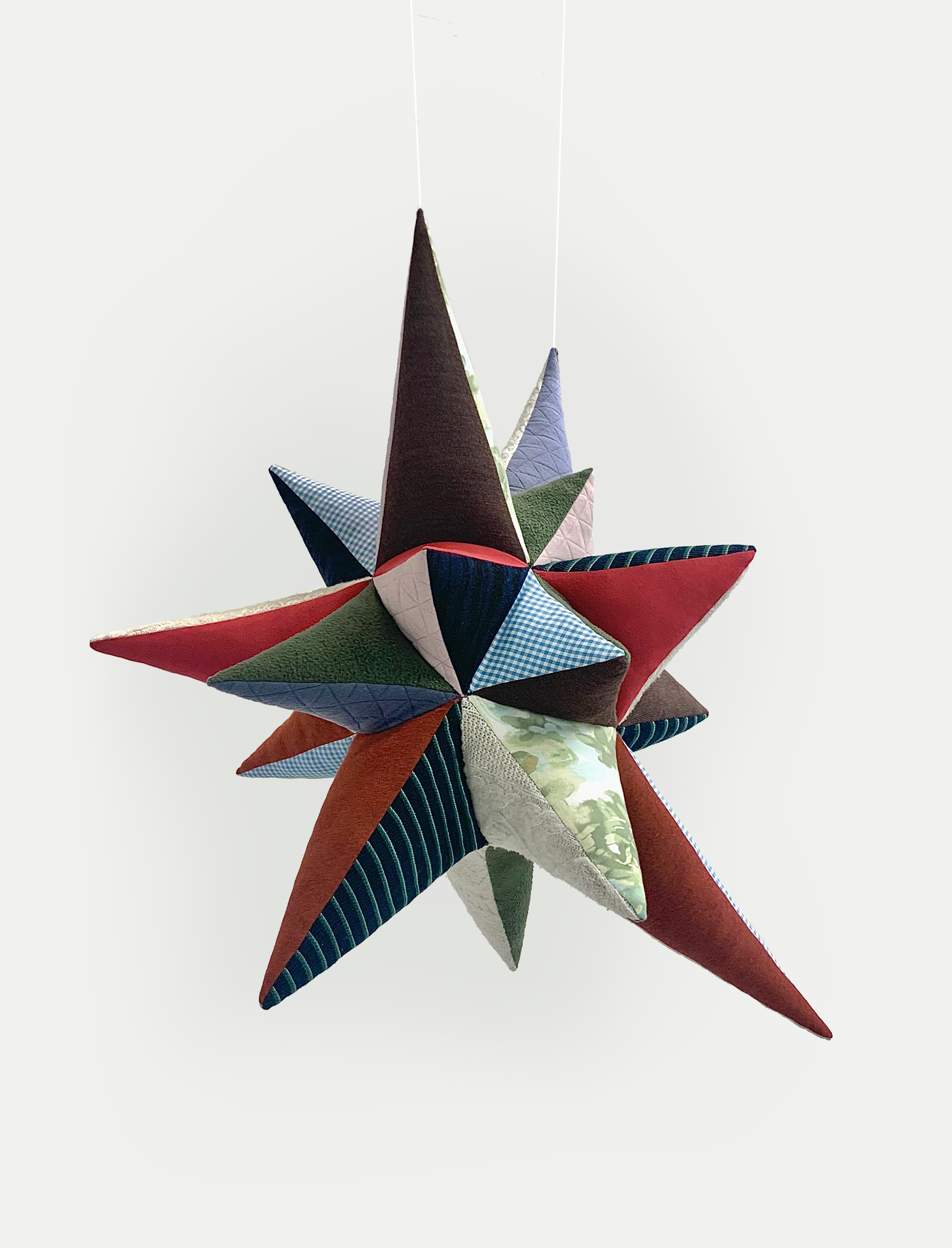 2023

soft spikes 

30 x 30