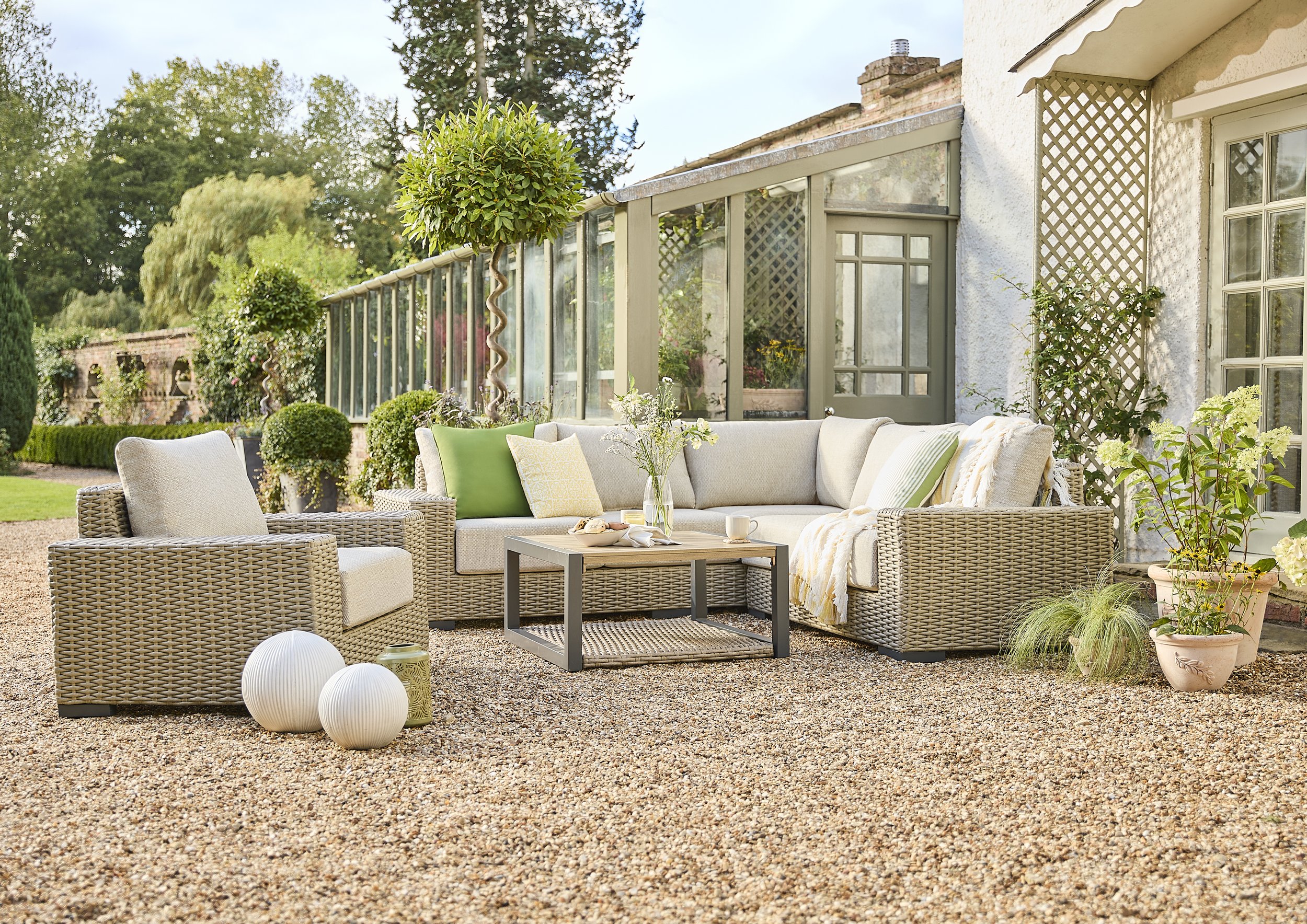 678711_Octavia Corner set.jpg