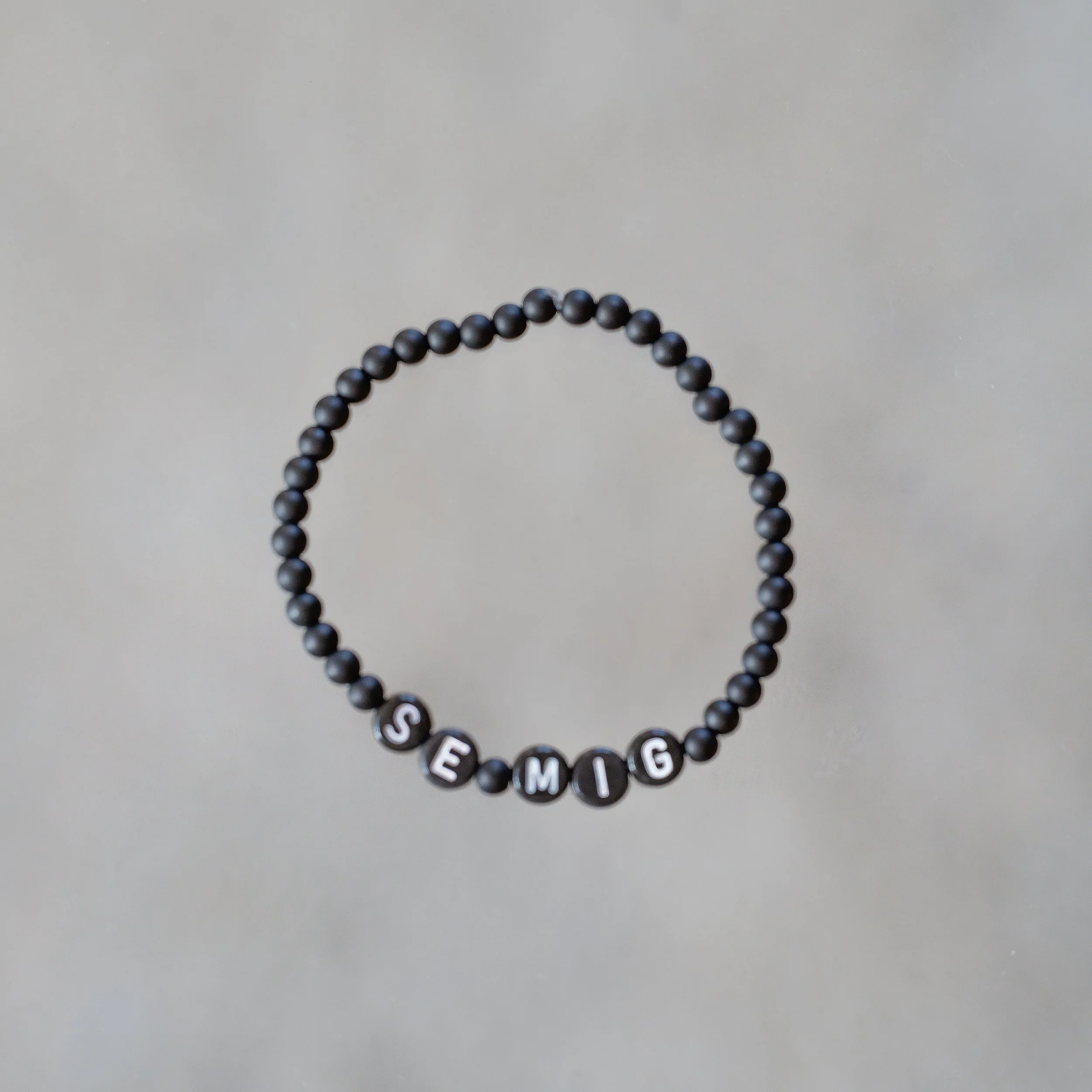 Armband_Se-mig_svart_2.jpg