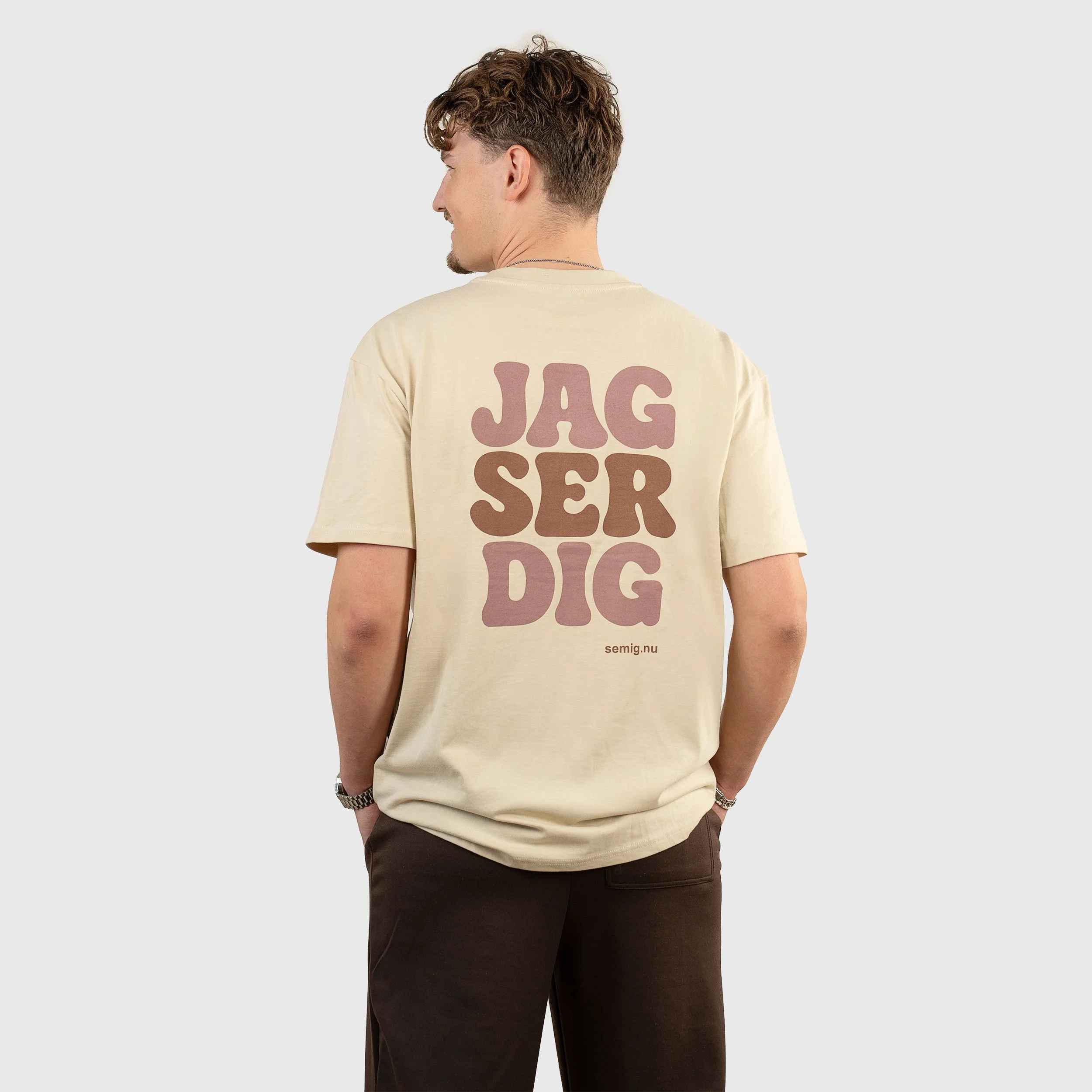 Tröja_Beige_Baksida_1_1x1_liten.jpg