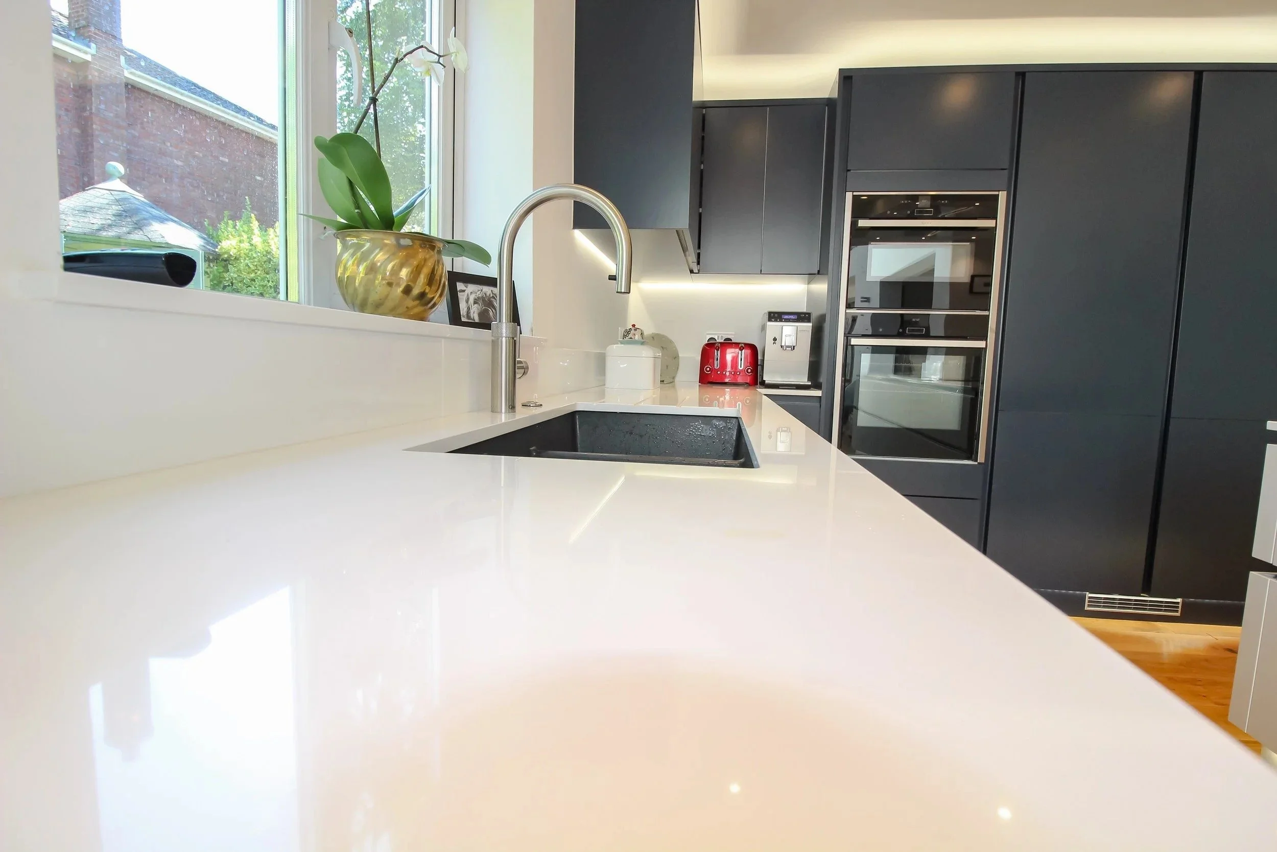 Masterclass H-Line kitchen in Midhurst, West Sussex.5.jpg