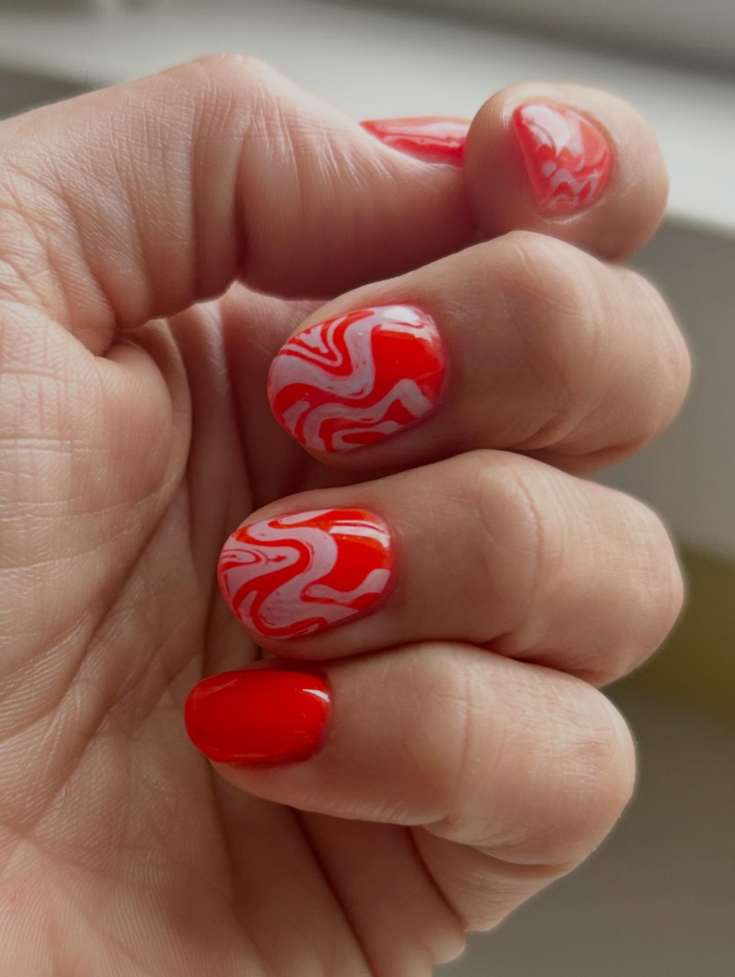 Practicing those new art techniques I learned from my last session with @theenailchef !! I love it. 😻 

💅My Favorite Red from @nailthoughts + @hellomaniology stamping tools /polishes. 

#longbeachnailtech #longbeachnails #nailart #russianmanicure #