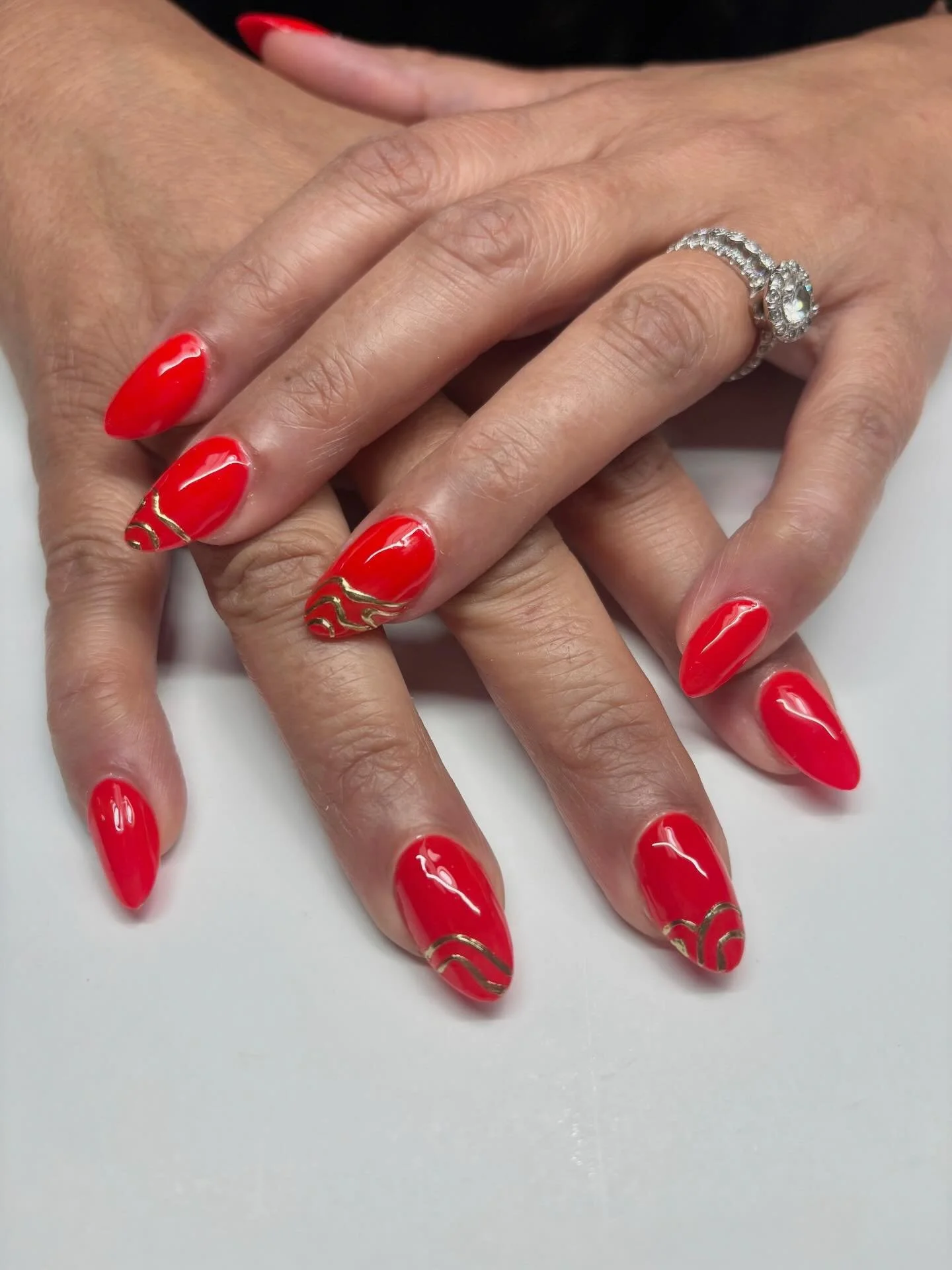 Red and gold for one of my besties. ❤️⚜️

💅Gel X + @nailthoughts color in My Favorite Red (actually is my fave) 

#longbeachnailtech #longbeachnails #gelx #russianmanicure #independentnailtech