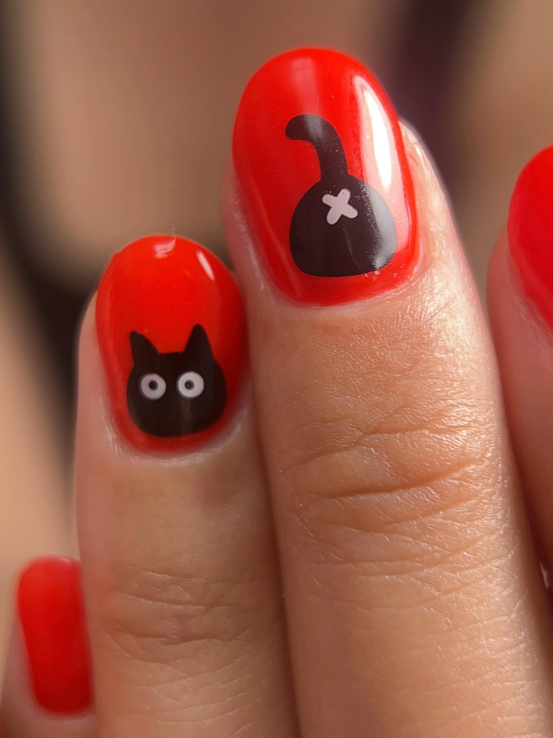 Dying over this one. It felt like the perfect Halloween mani for @eatitkatie 🐈&zwj;⬛❤️😂!!

#russianmanicure #hardgel #halloweennails