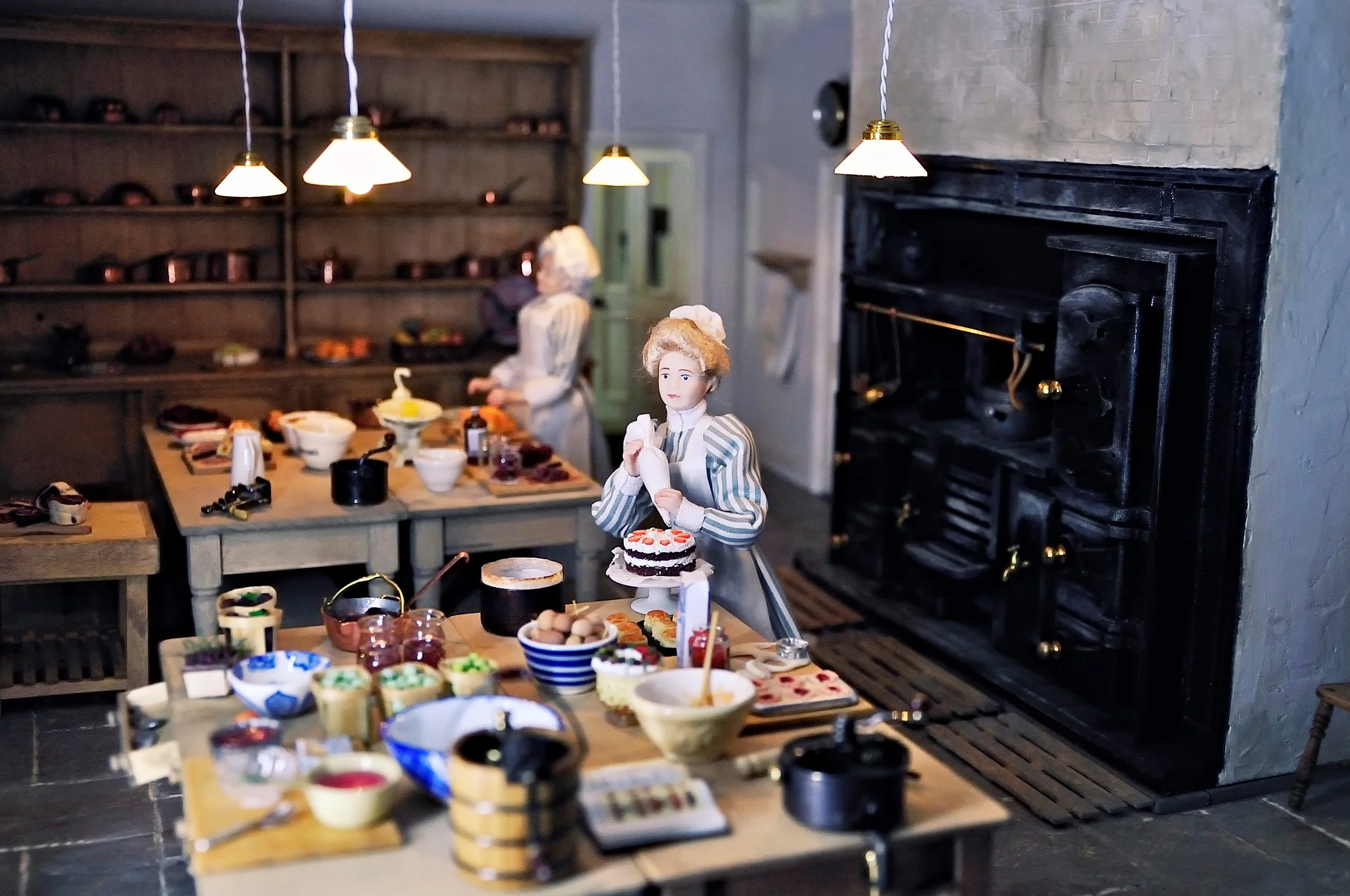 photography-peter-nemeth-dollhouse-19.jpg