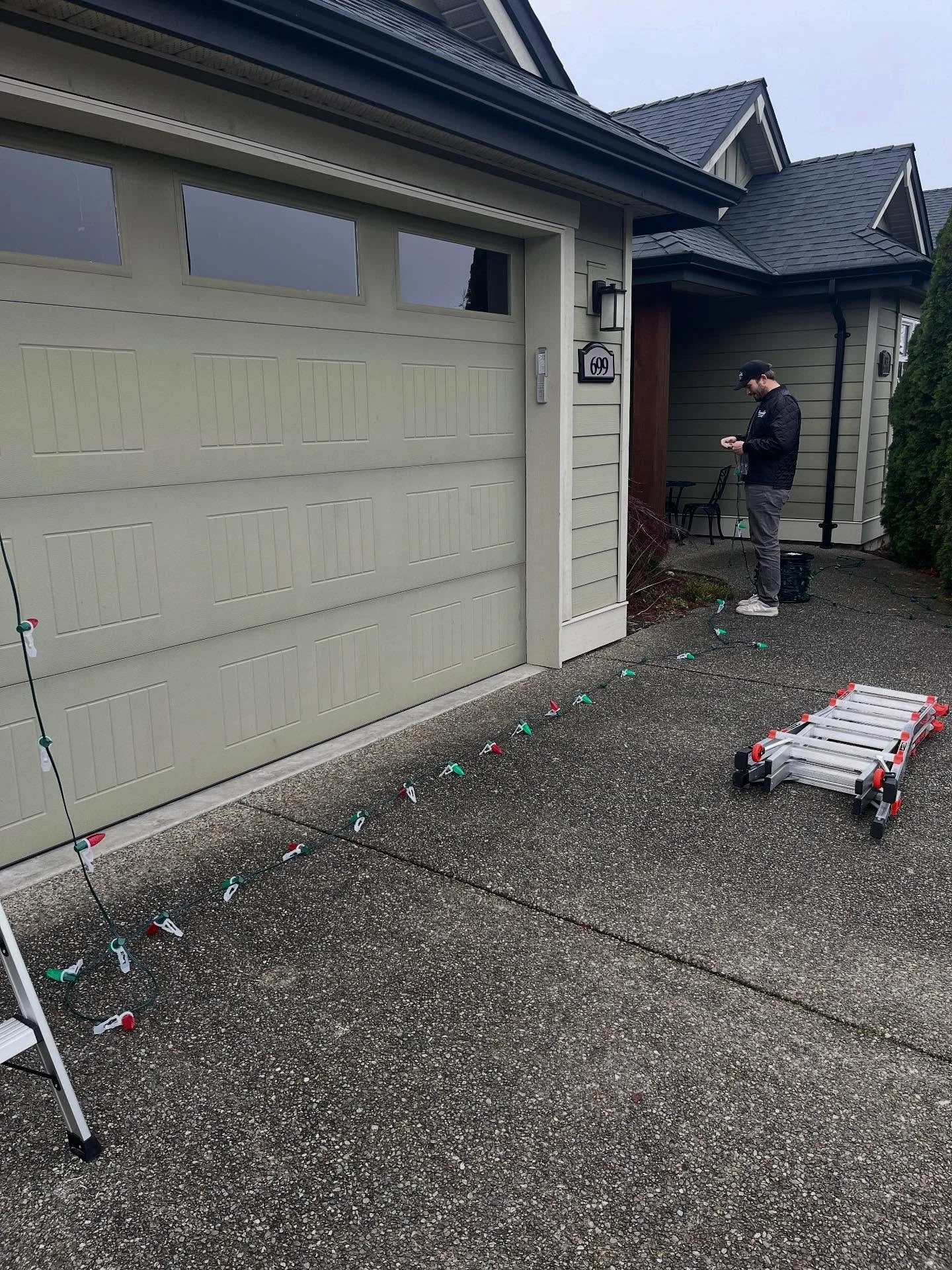 2nd one on this street! Some streets are getting a little extra holiday glow this year 😉🎄